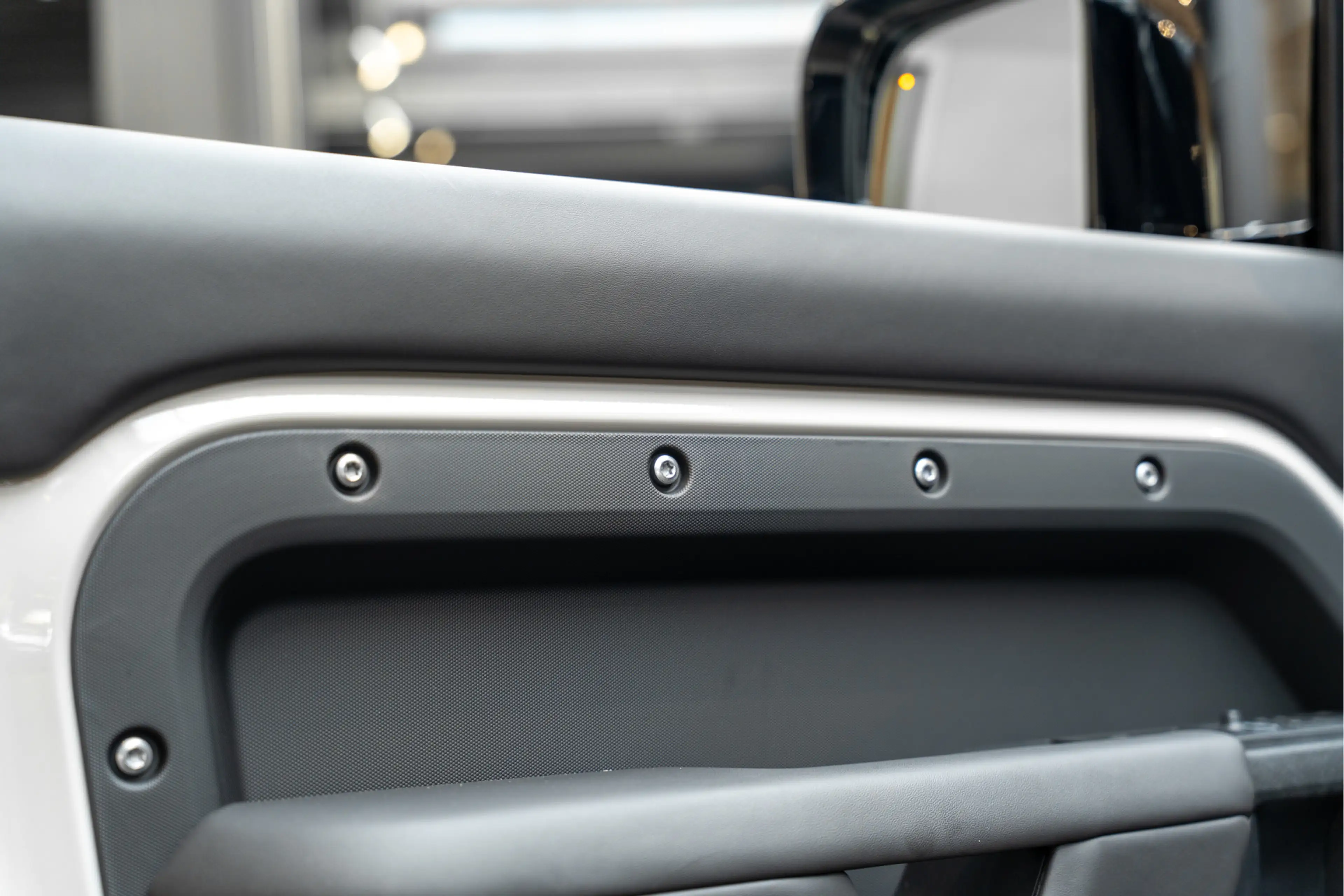 Land Rover Defender 110 P300e X Urban Automotive Yellow Accents 2.0 P3 — photo 35