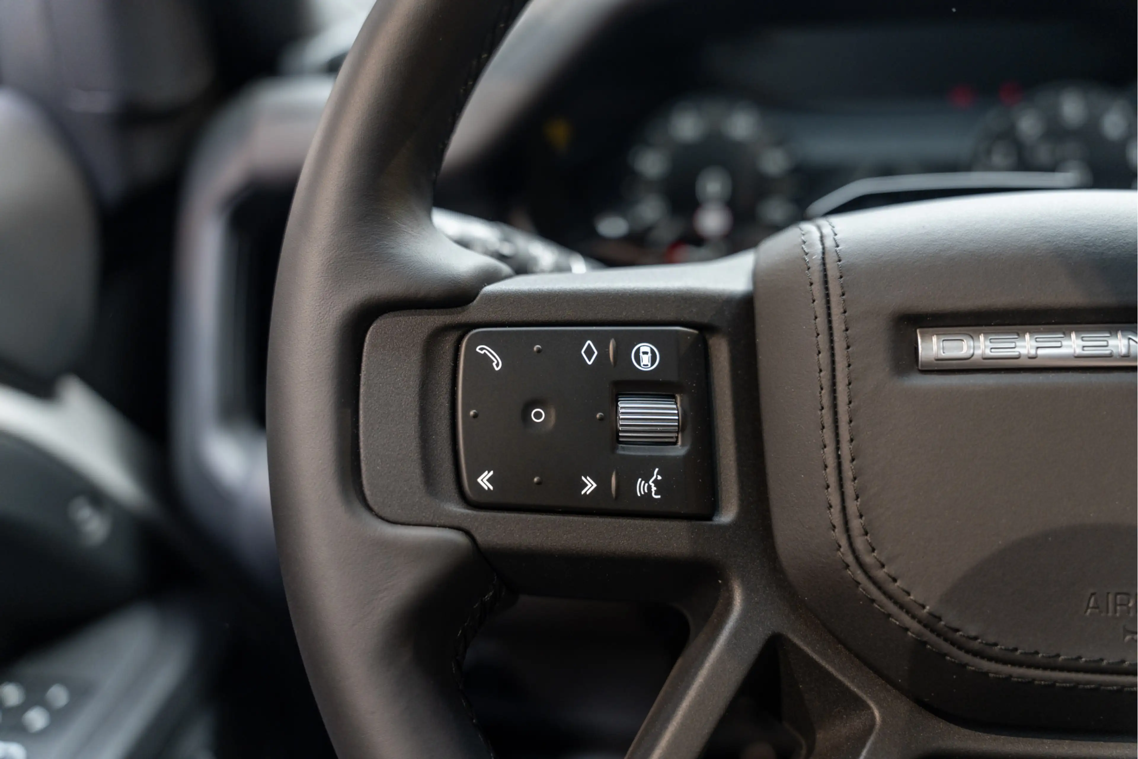 Land Rover Defender 110 P300e X Urban Automotive Yellow Accents 2.0 P3 — photo 43