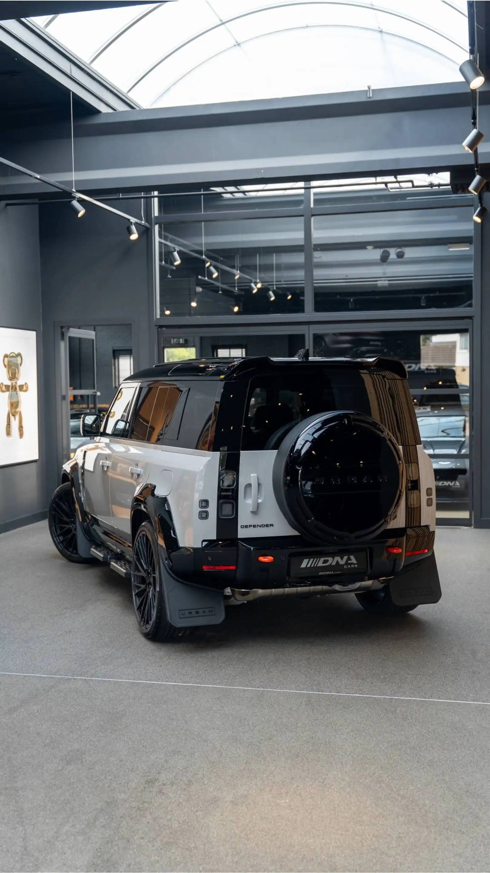 Land Rover Defender 110 P300e X Urban Automotive Yellow Accents 2.0 P3 — photo 32