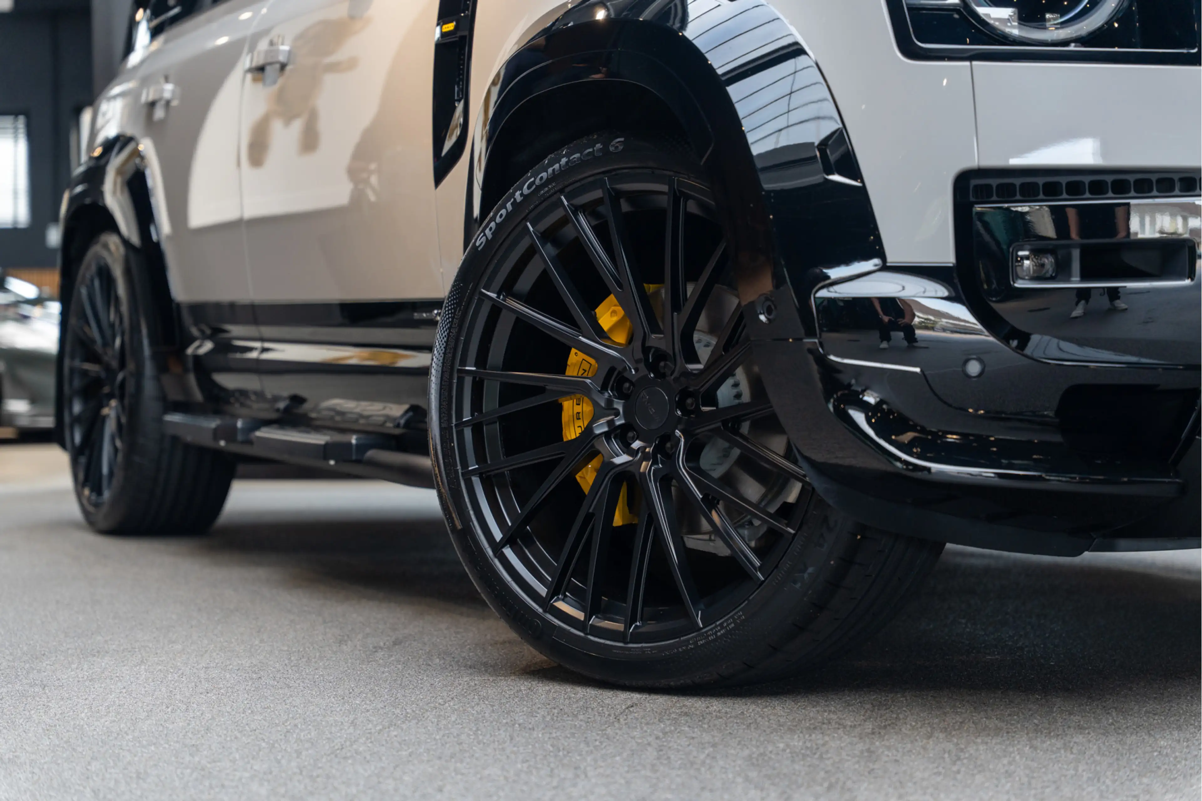 Land Rover Defender 110 P300e X Urban Automotive Yellow Accents 2.0 P3 — photo 13