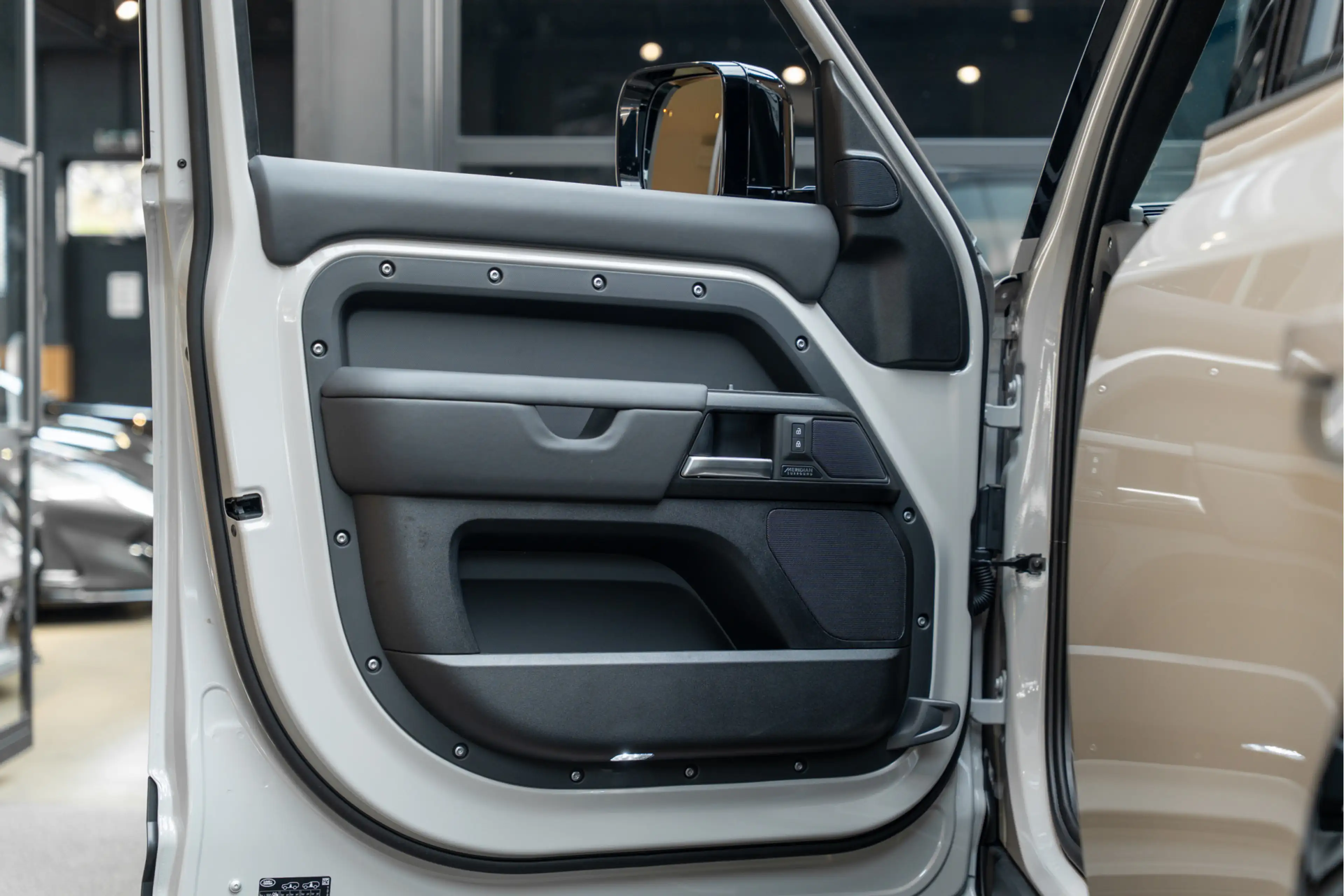 Land Rover Defender 110 P300e X Urban Automotive Yellow Accents 2.0 P3 — photo 34