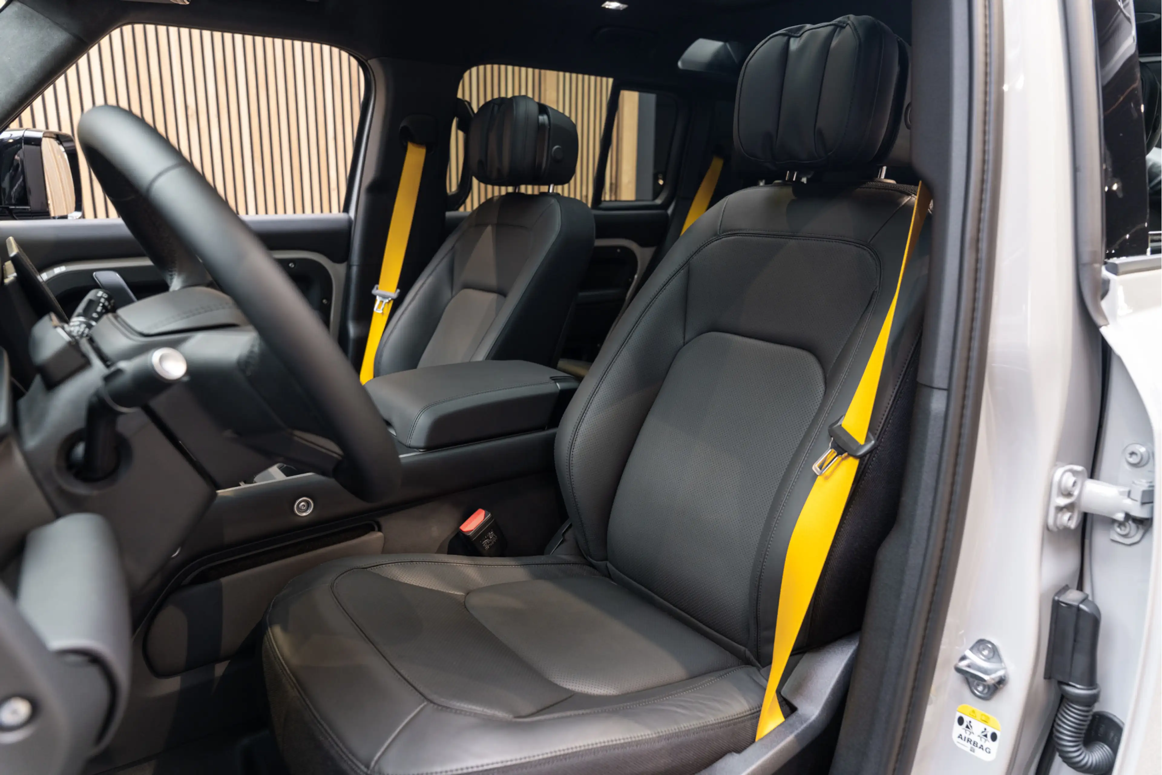 Land Rover Defender 110 P300e X Urban Automotive Yellow Accents 2.0 P3 — photo 9