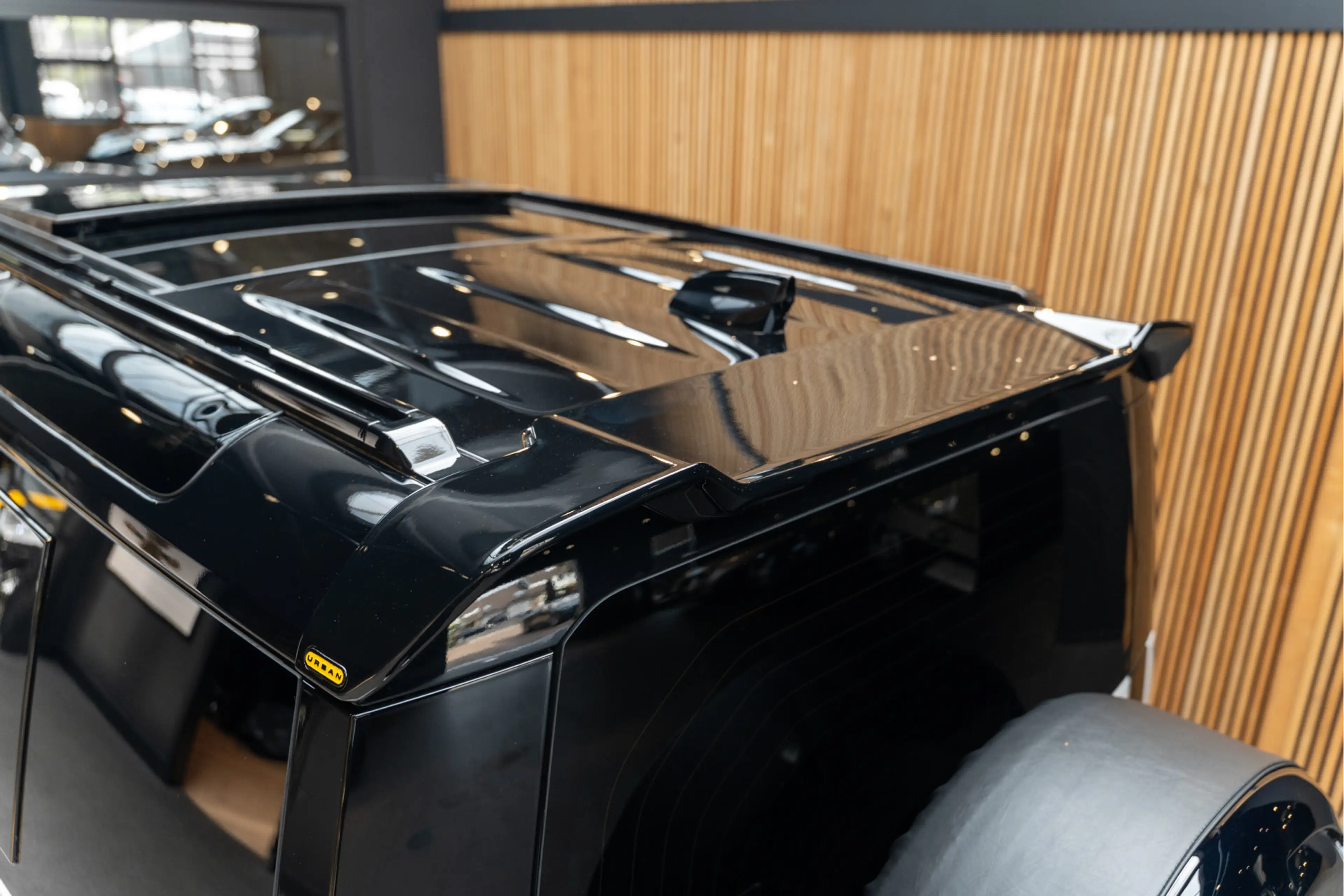 Land Rover Defender 110 P300e X Urban Automotive Yellow Accents 2.0 P3 — photo 25