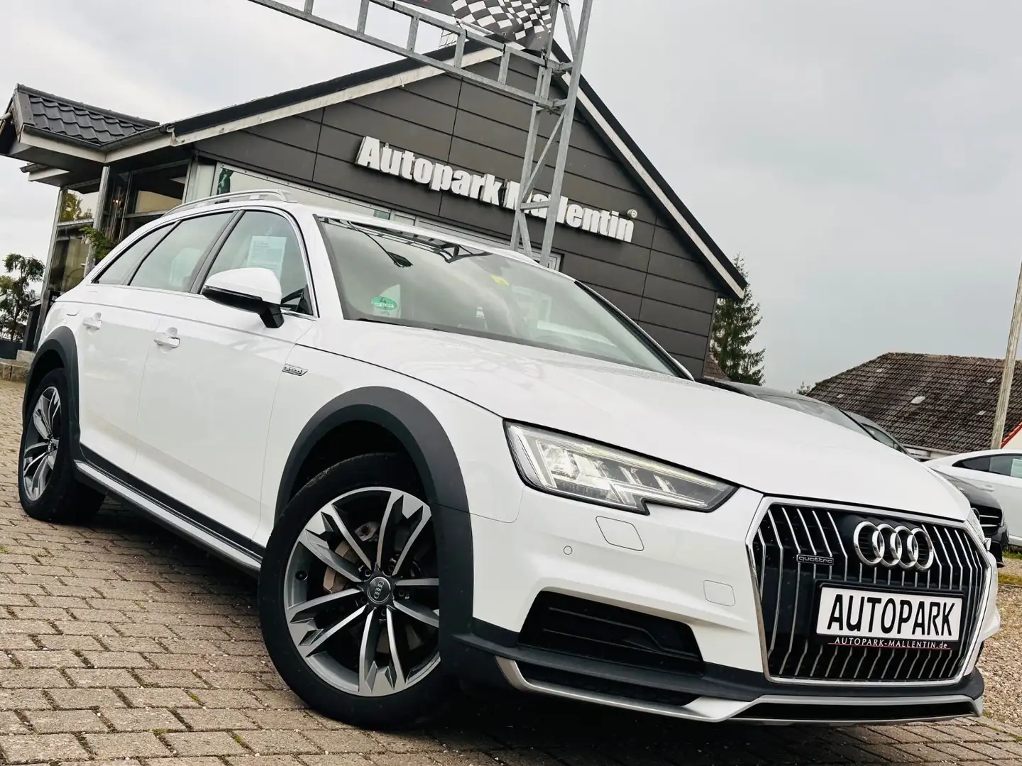 Audi A4 allroad quattro *LED*NAVI*ALCANTARA* Weiß - 1
