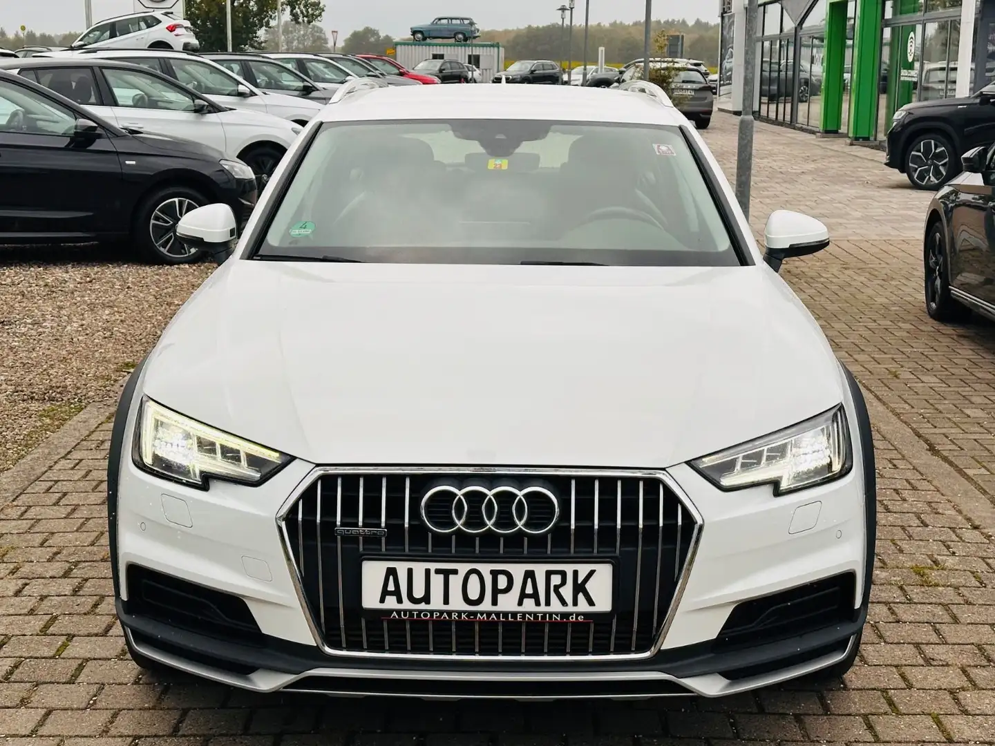 Audi A4 allroad quattro *LED*NAVI*ALCANTARA* Weiß - 2