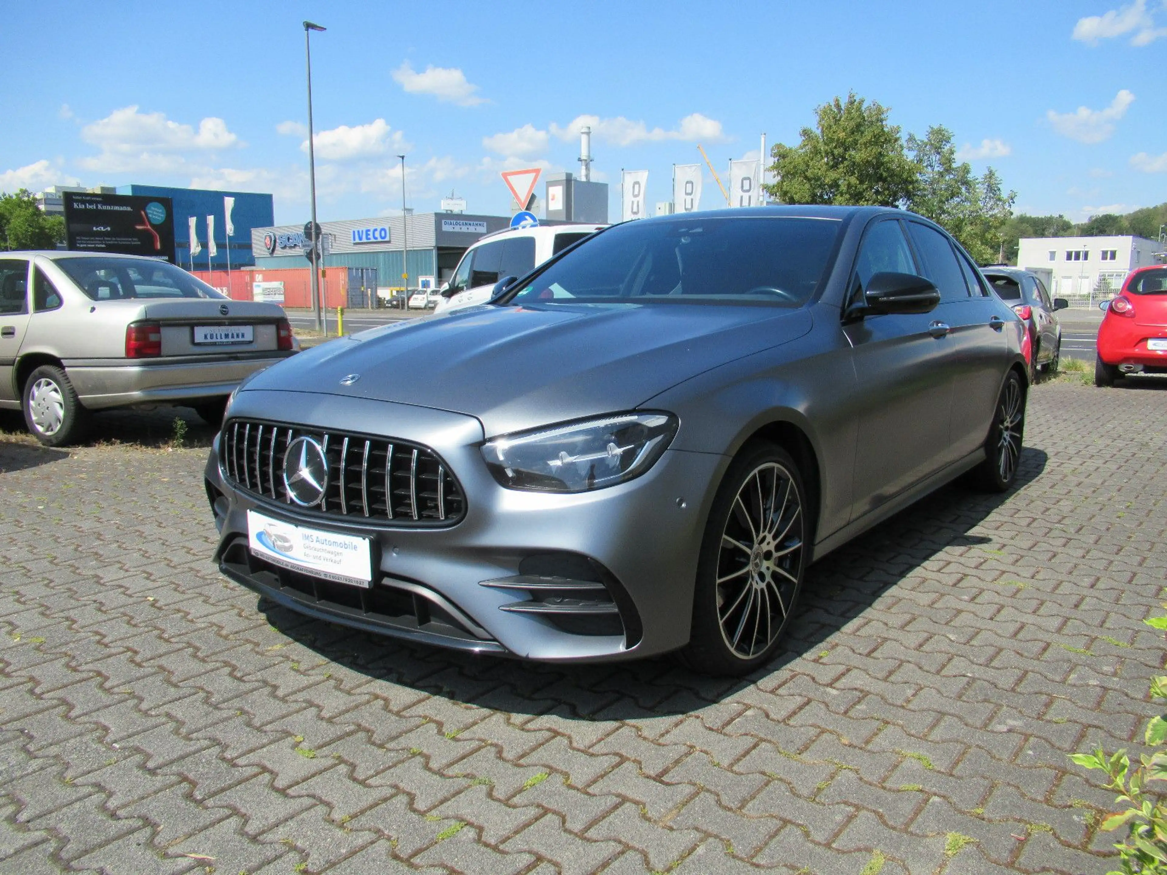 Mercedes-Benz E 400 d 4Matic Limousine*AMG*Navi*SHZ*Schiebed* — photo 2