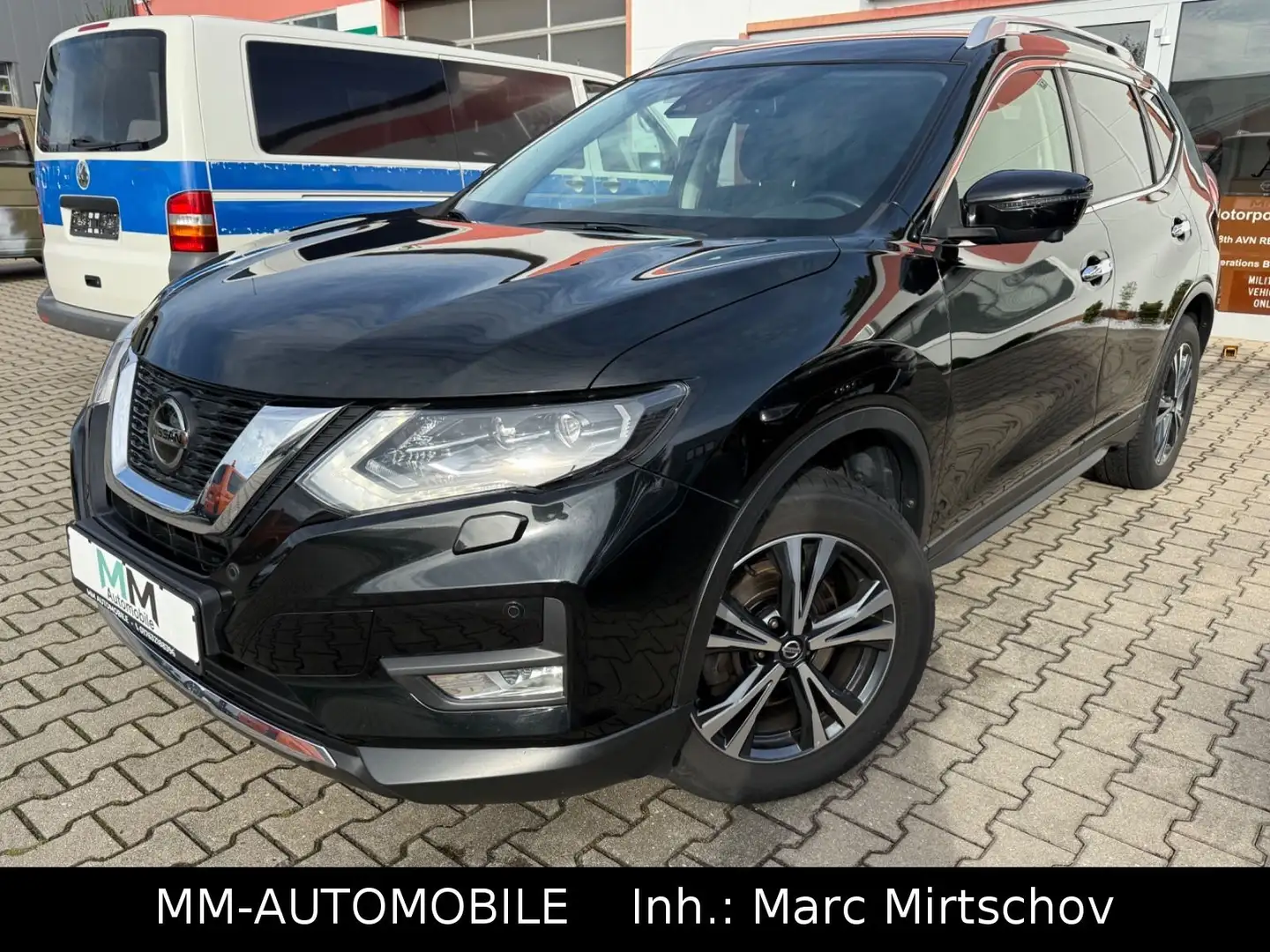 Nissan X-Trail 1.7 Connecta-NAV-LED-AHK-360°-NISSAN KD Schwarz - 2