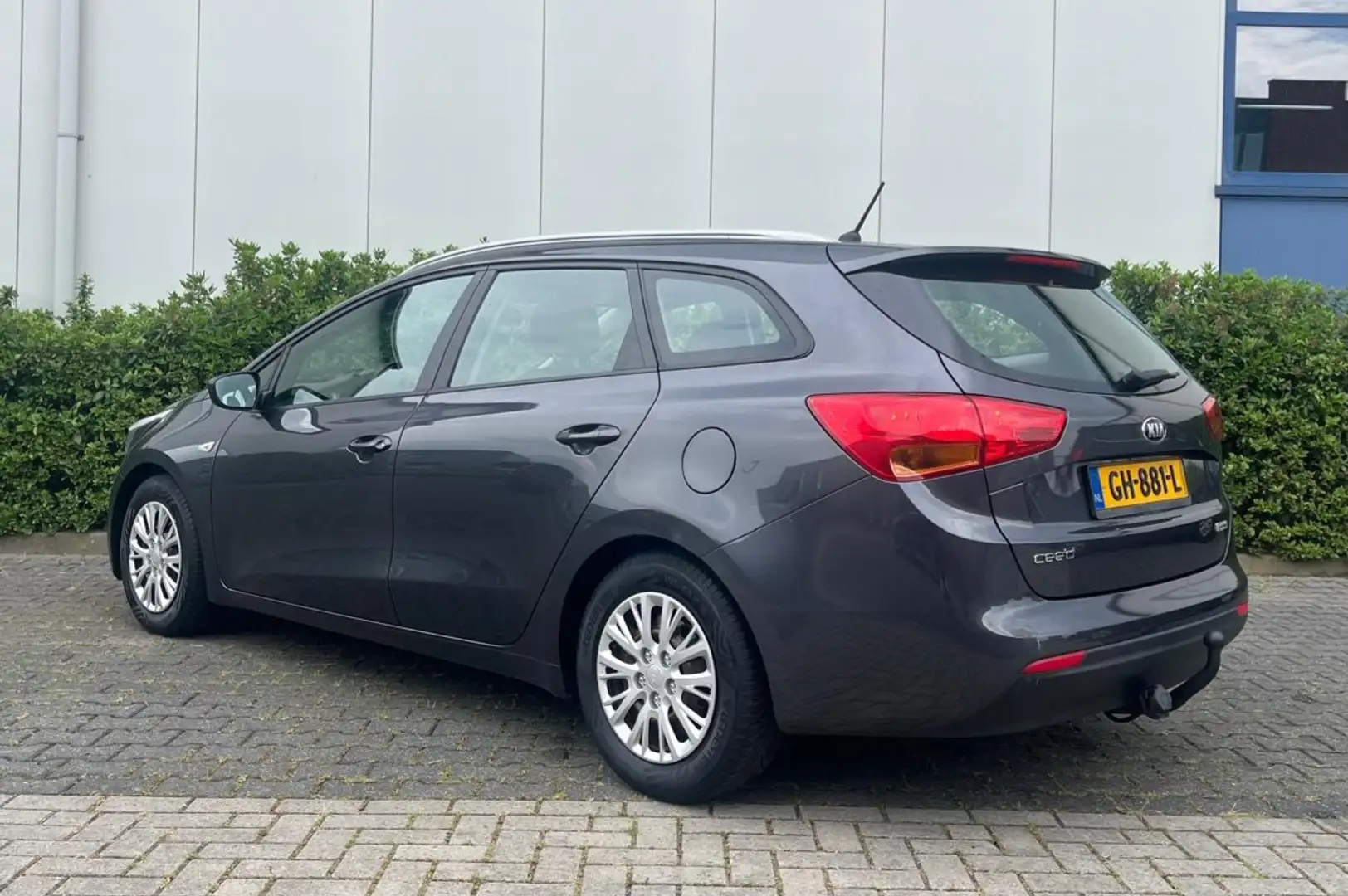 Kia Ceed / cee'd Cee D 1.6 GDI Eco Dynamics 135 PK ComfortLine Blauw - 2
