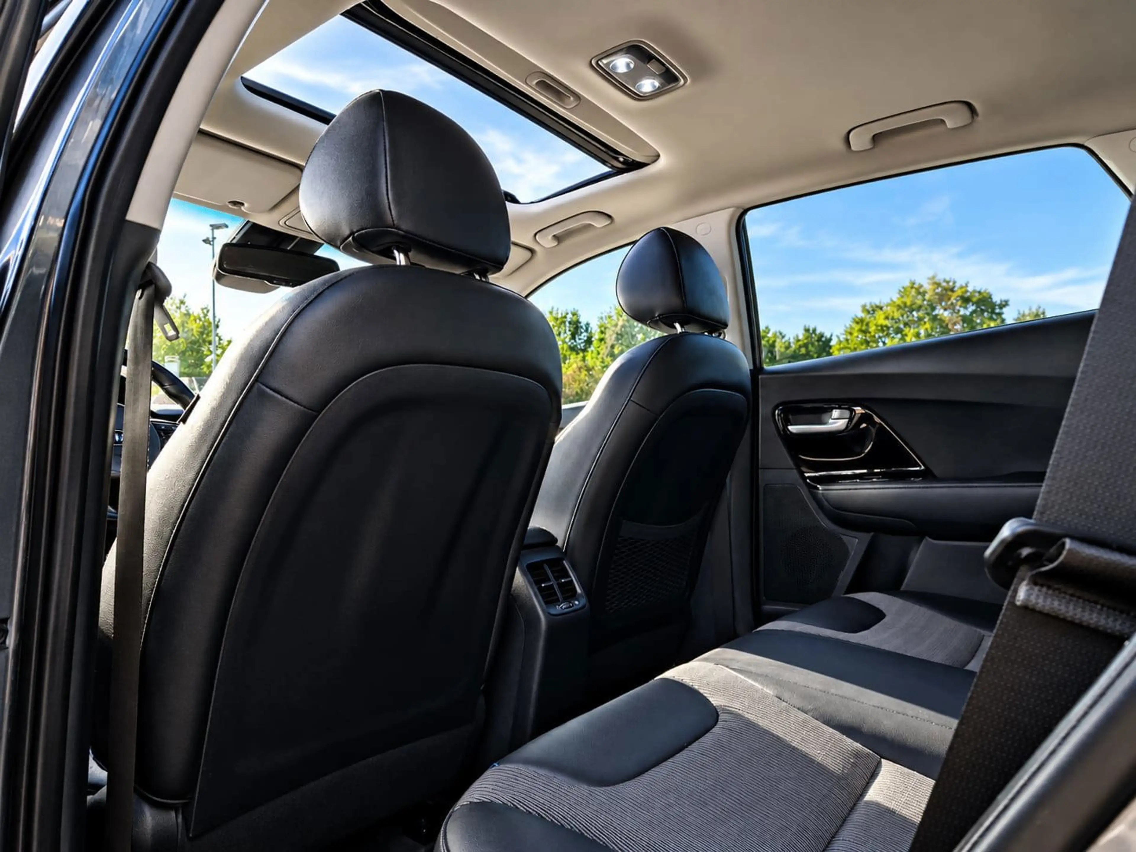 Kia Niro 1.6 GDi Hybrid Edition Panoramadak Trekhaak Stuurv — photo 11