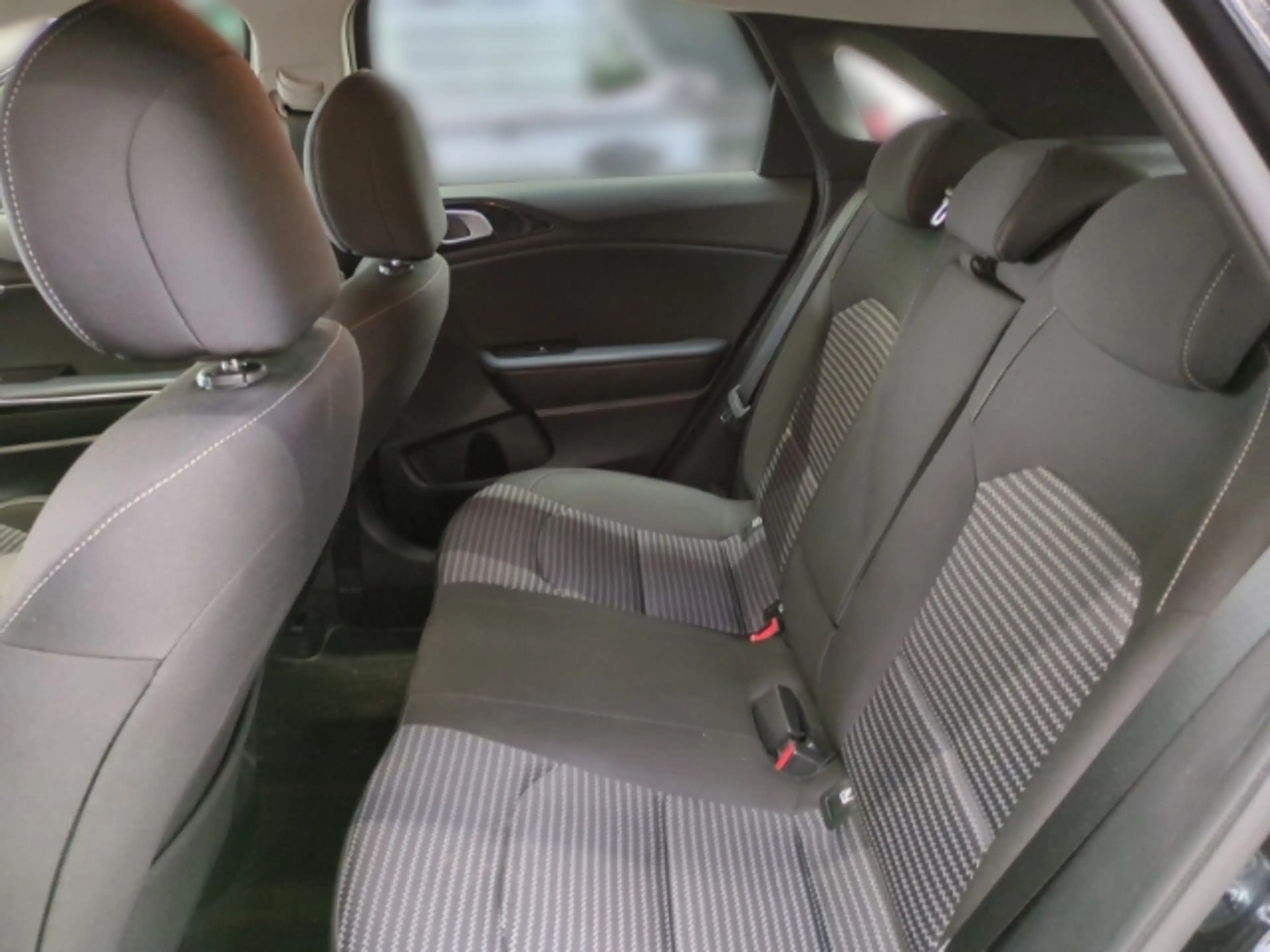 Kia Ceed / cee'd Spirit 1.5T NAVI,KAMERA,CARPLAY,SITZHZG,PDC — photo 10