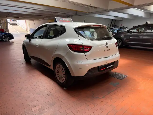 Renault Clio view 4