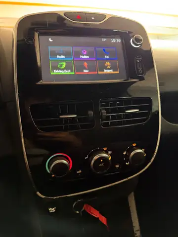 Renault Clio view 8