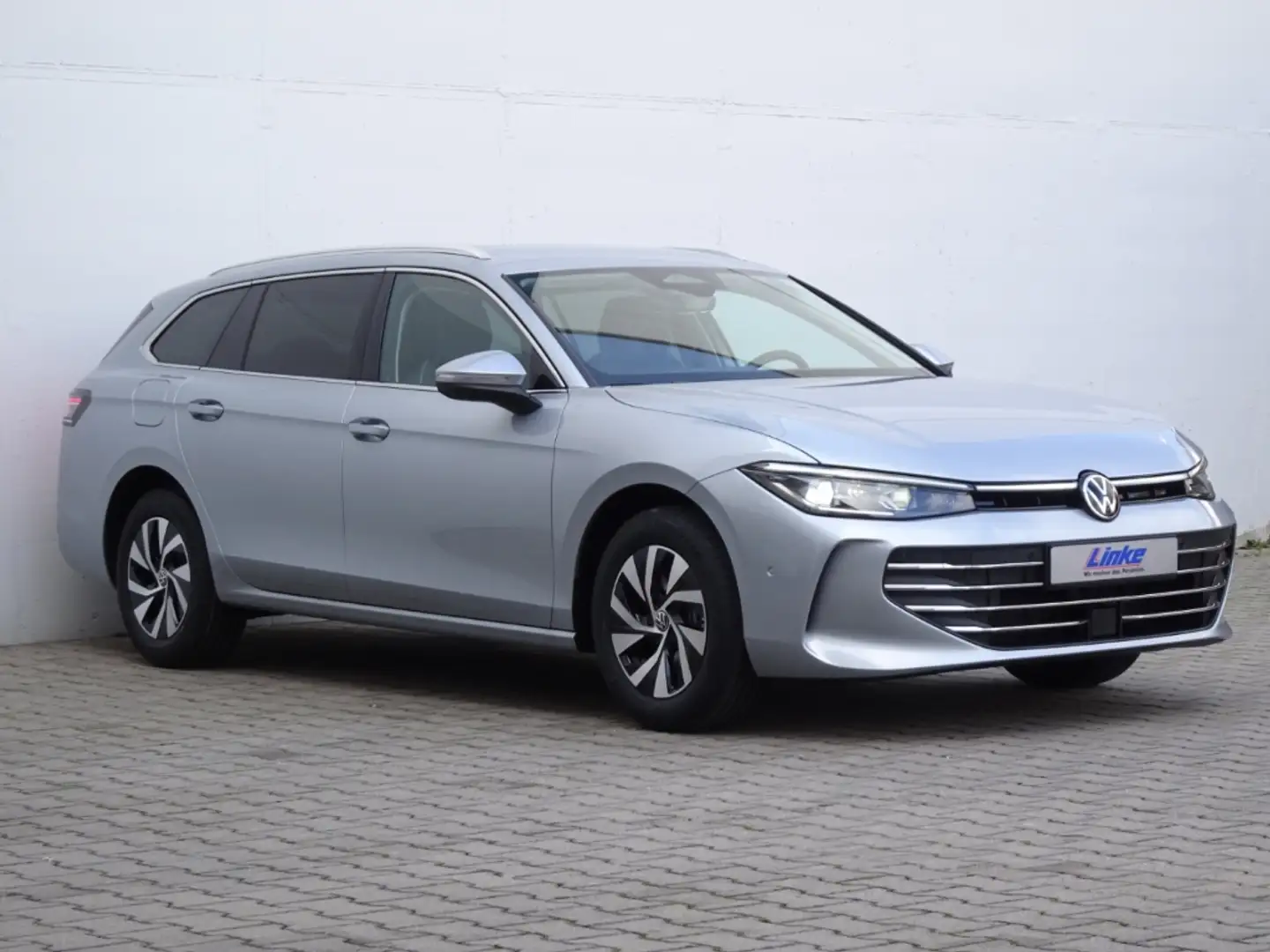 Volkswagen Passat Variant Business 2.0 TDI DSG HUD/AHK/360° Silber - 2