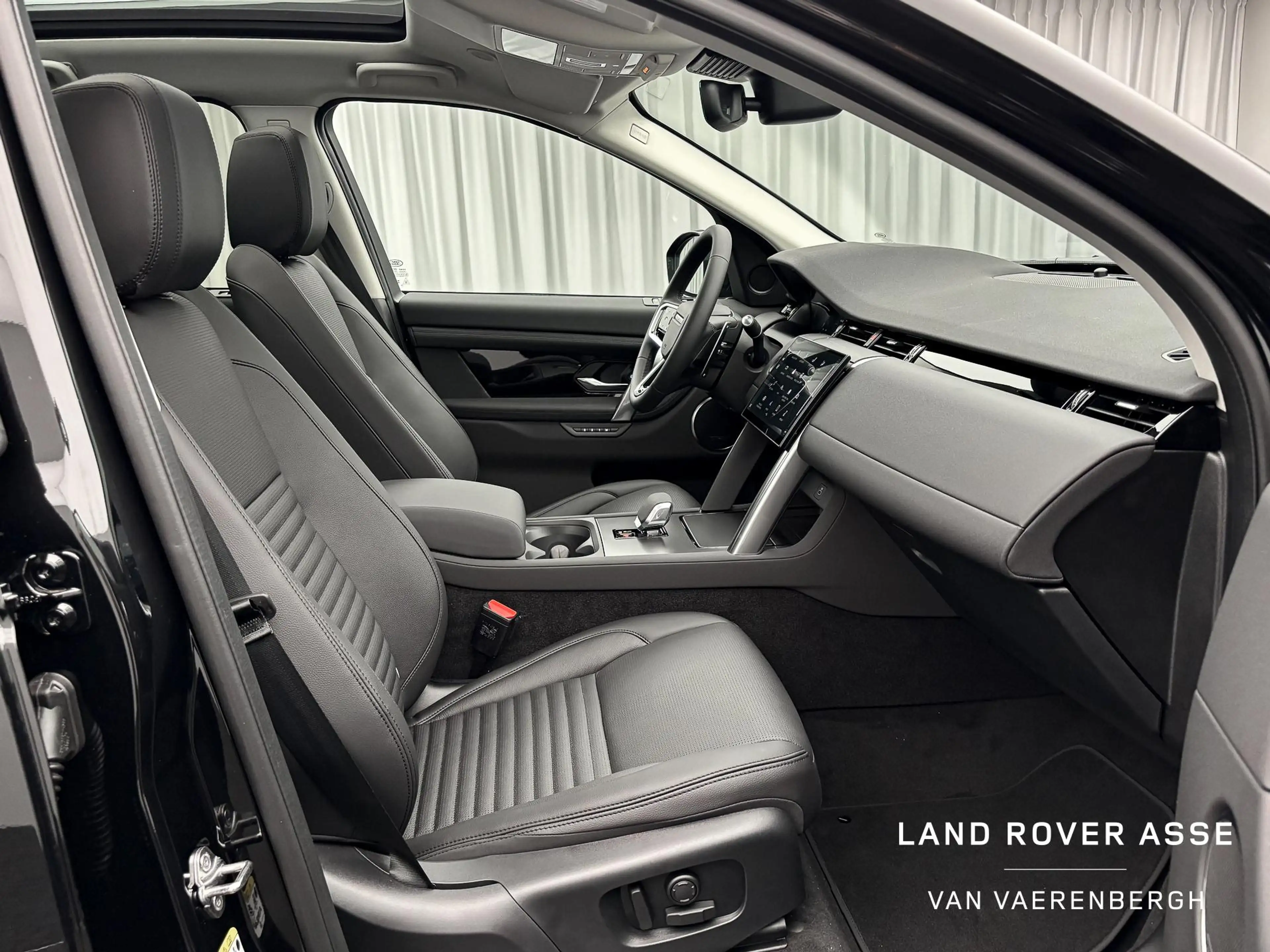 Land Rover Discovery Sport P270e S AWD — photo 3