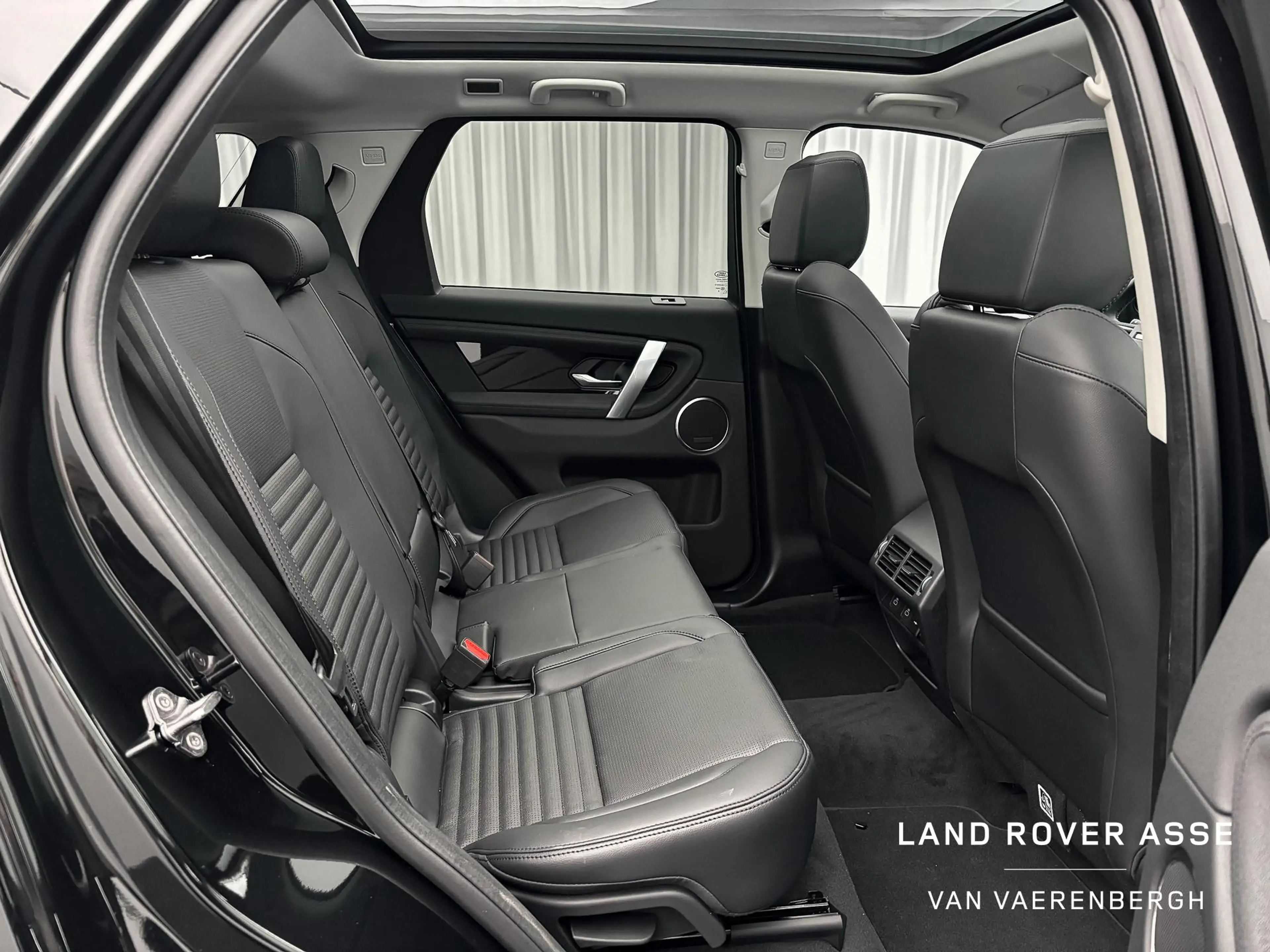 Land Rover Discovery Sport P270e S AWD — photo 4