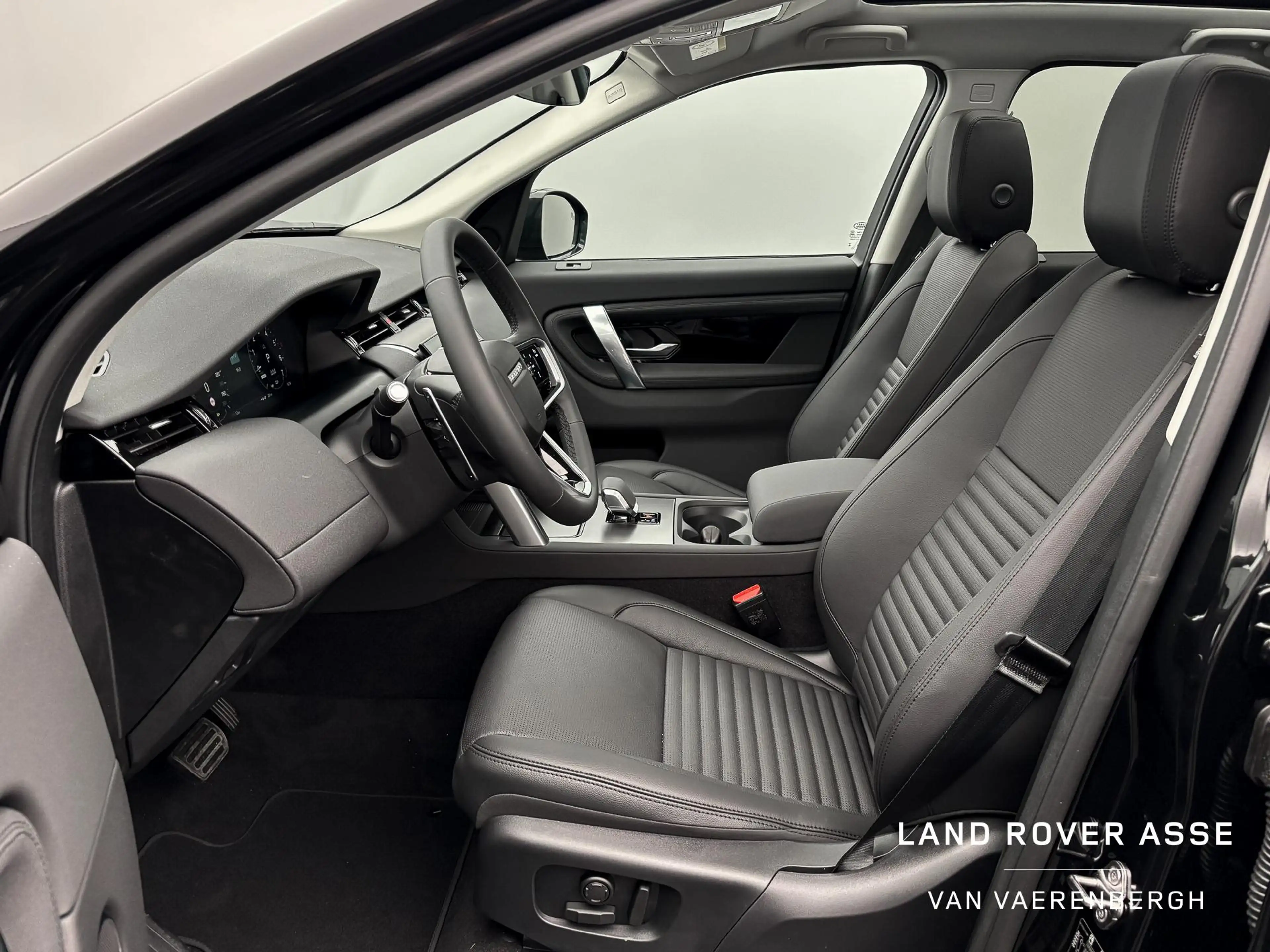 Land Rover Discovery Sport P270e S AWD — photo 9
