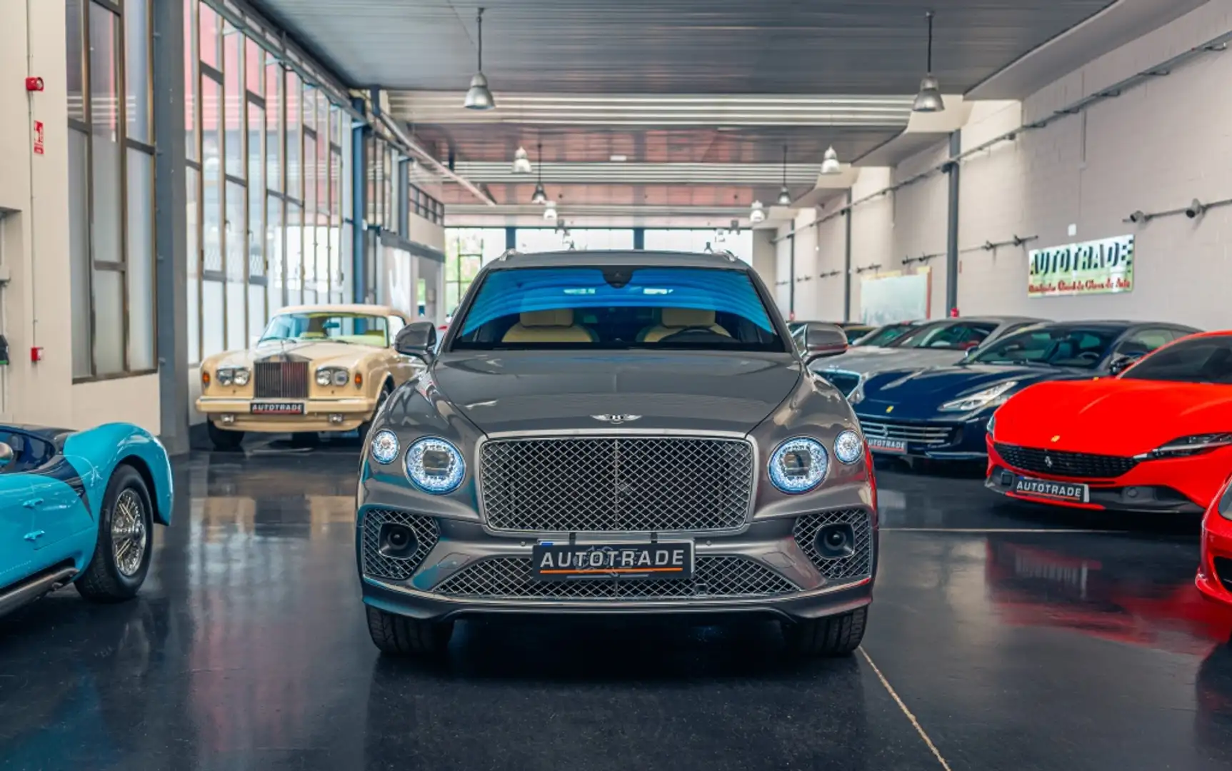 Bentley Bentayga V8 Argent - 2