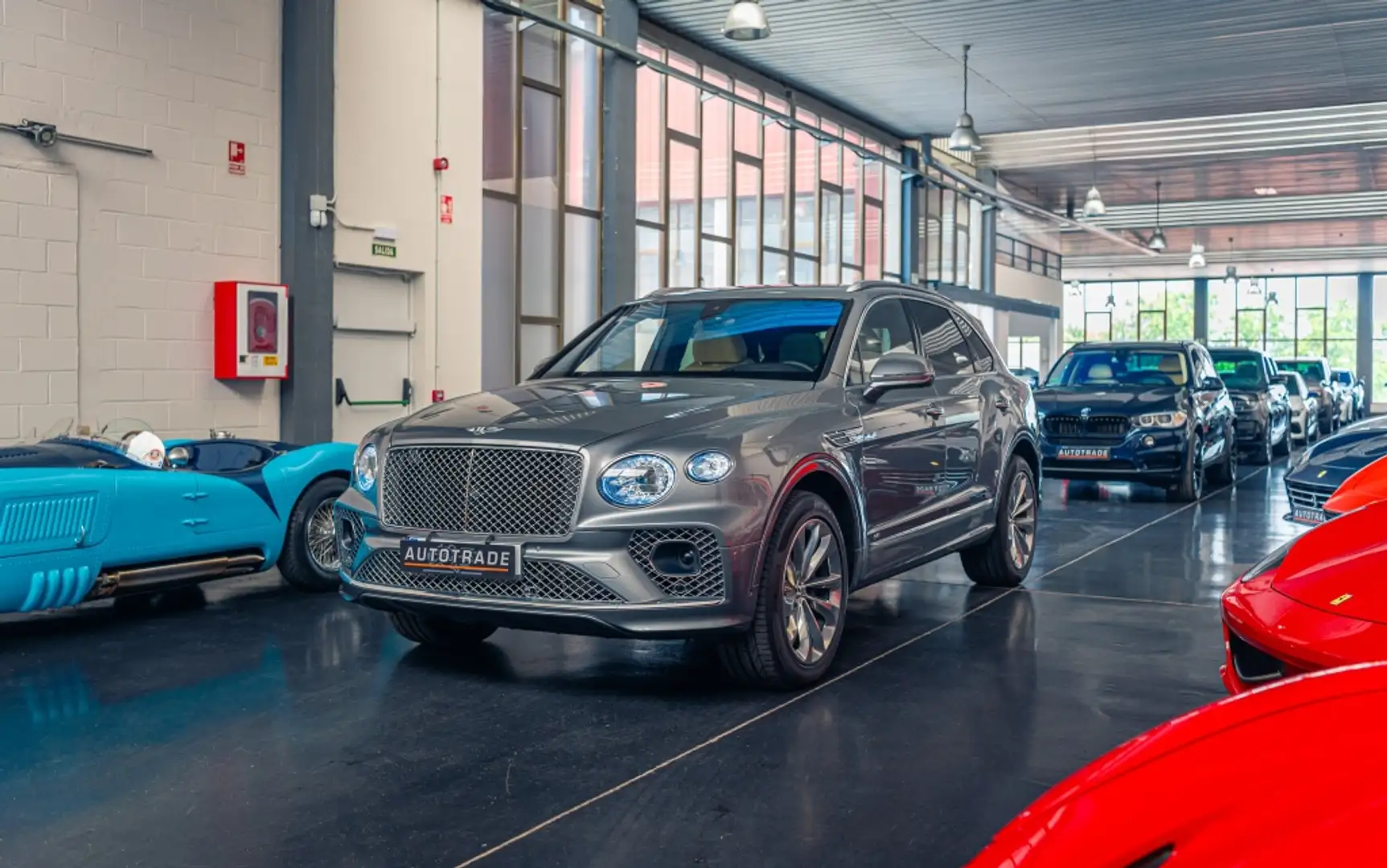 Bentley Bentayga V8 Argent - 1