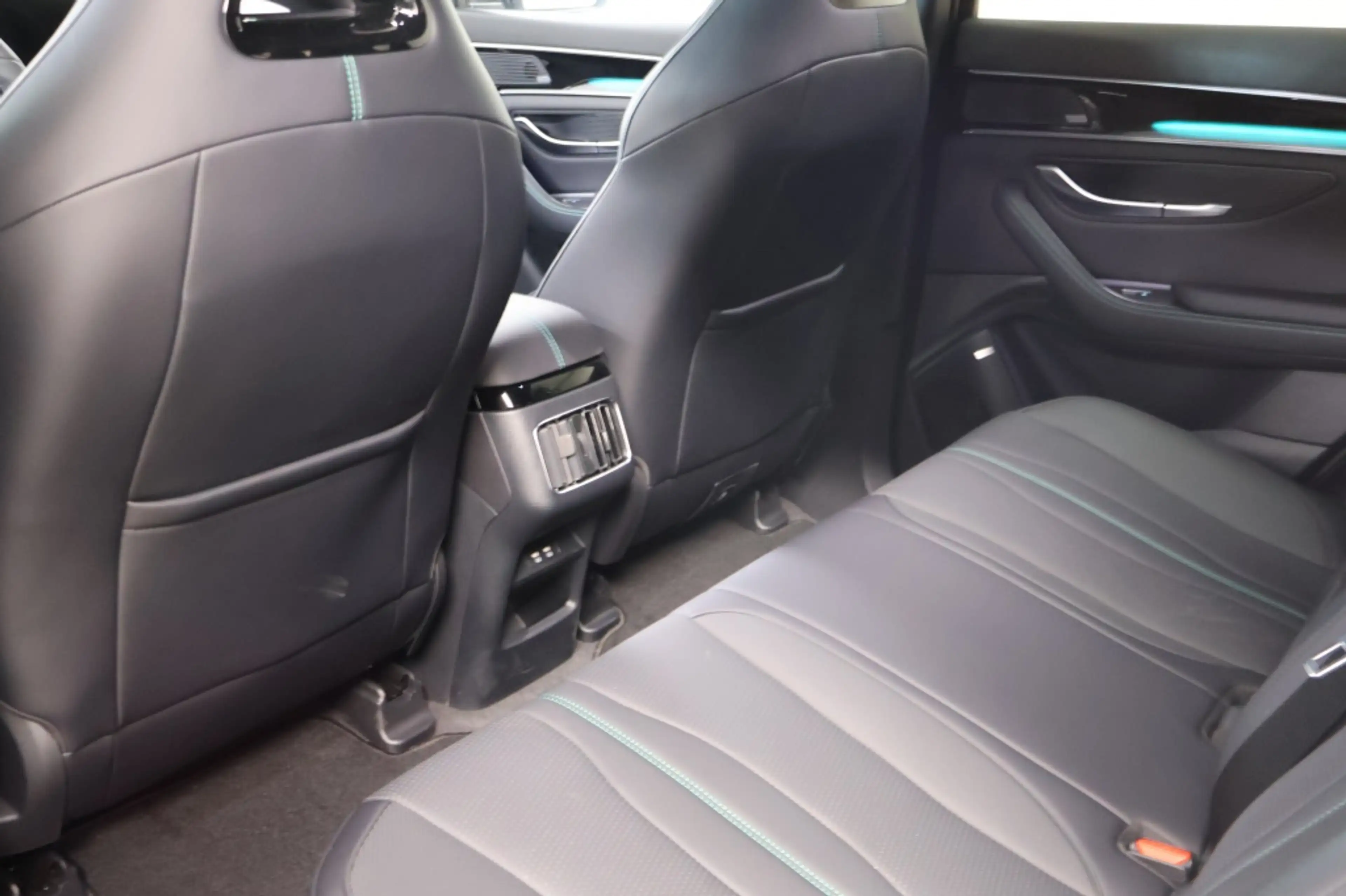 BYD Seal U 1.5 DM-i FWD Boost | BYD Specialist in Limburg — photo 10