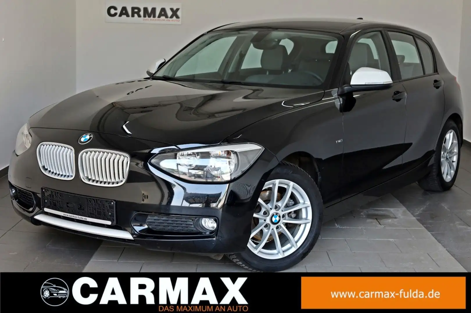 BMW 116 i Lim. 5-trg.  Urban Line SH,PDC,Allwetter Zwart - 1