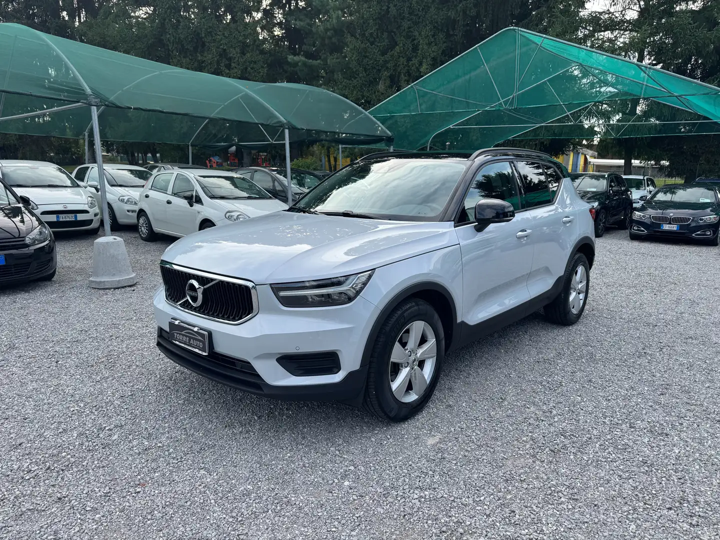 Volvo XC40 XC40 1.5 t3 Momentum 163cv auto my21 Grigio - 1