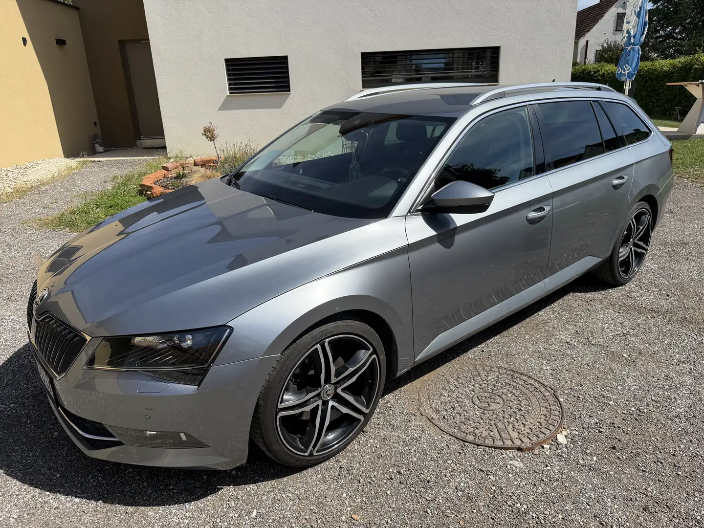 Skoda Superb Skoda Superb Combi 2.0 TDI 190 PS DSG | DCC | ACC Grau - 1