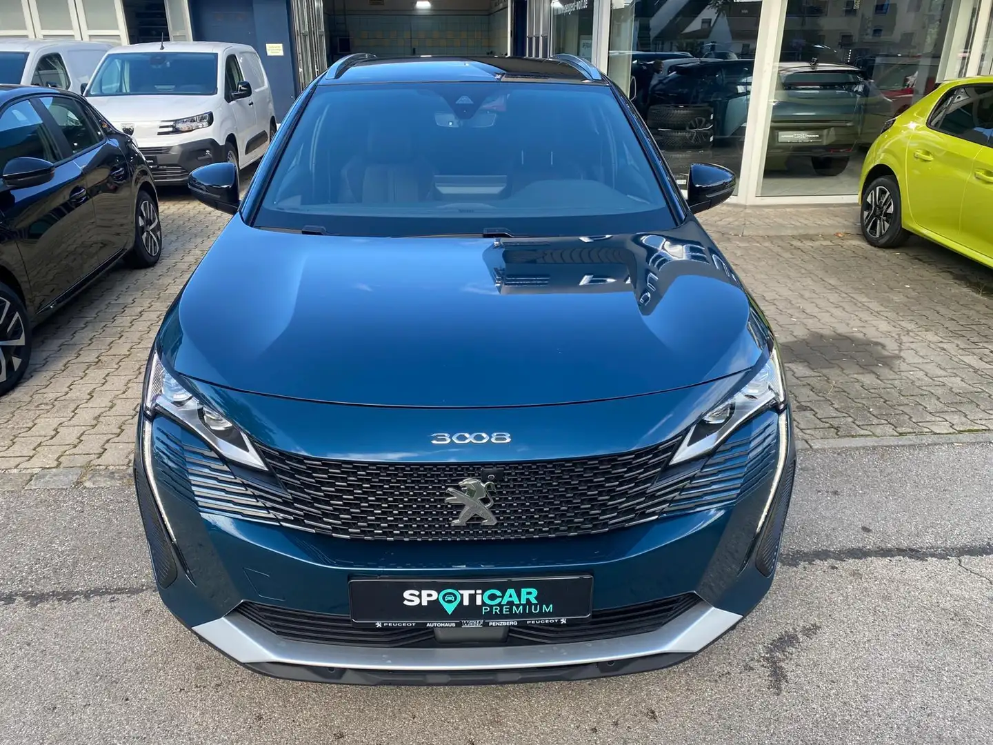 Peugeot 3008 GT PureTech 130 EAT8 Blau - 2