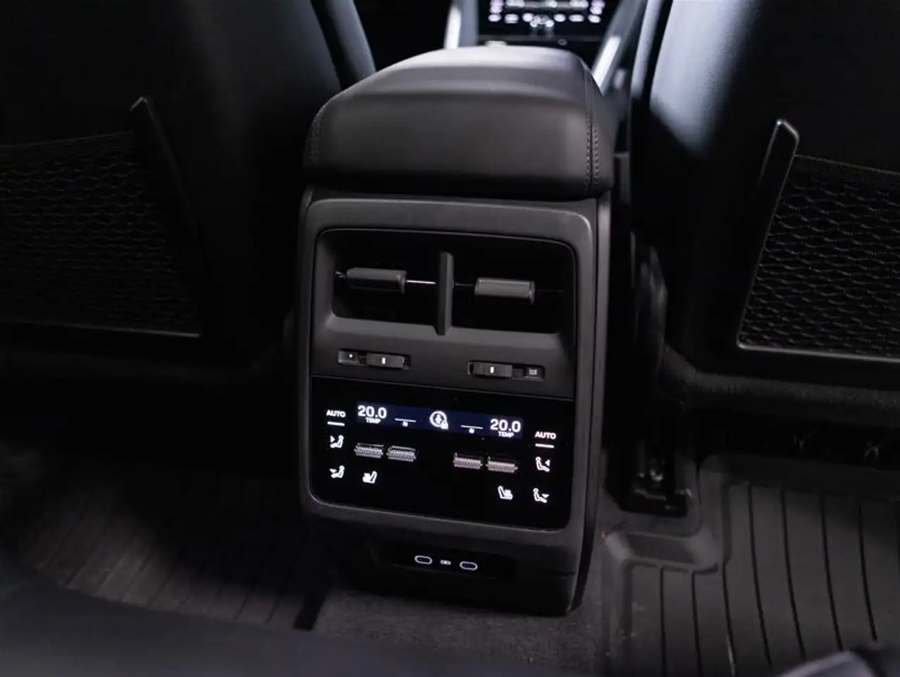 Porsche Macan снимка Porsche Macan