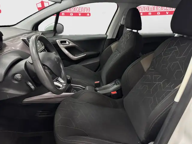 Peugeot 2008 view 8