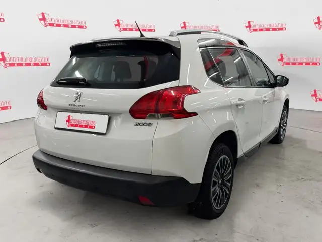 Peugeot 2008 view 4