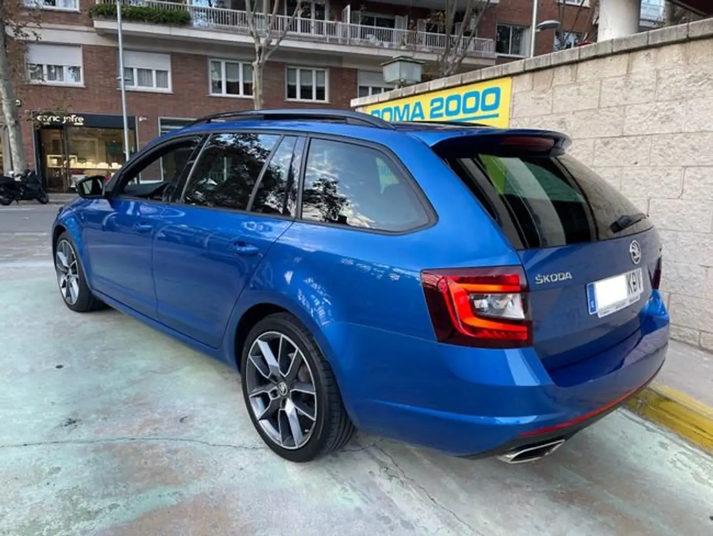Skoda Octavia 2.0TDI RS 135kW Blau - 2