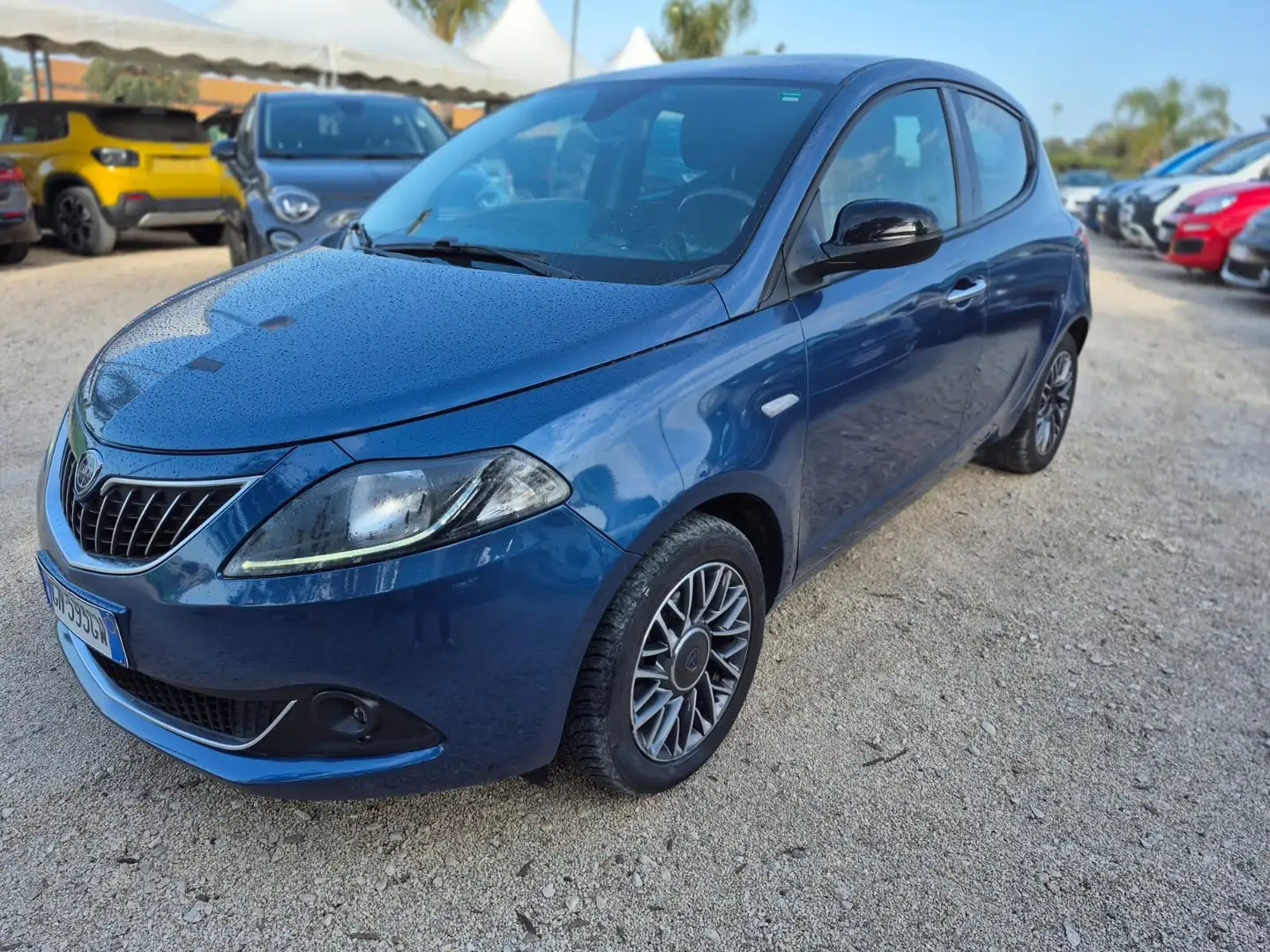 Lancia Ypsilon Ypsilon 1.0 firefly hybrid Gold Plus s Blau - 1