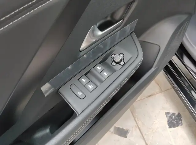 Opel Astra view 10