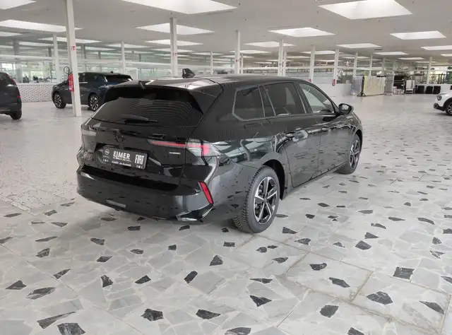 Opel Astra view 7