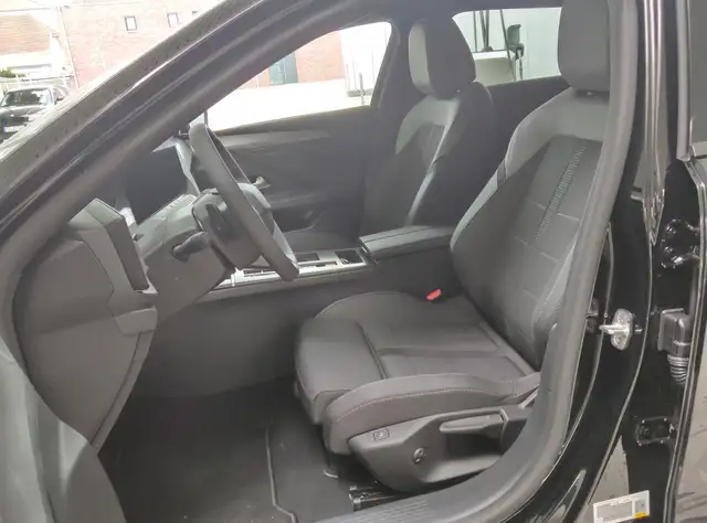 Opel Astra view 11