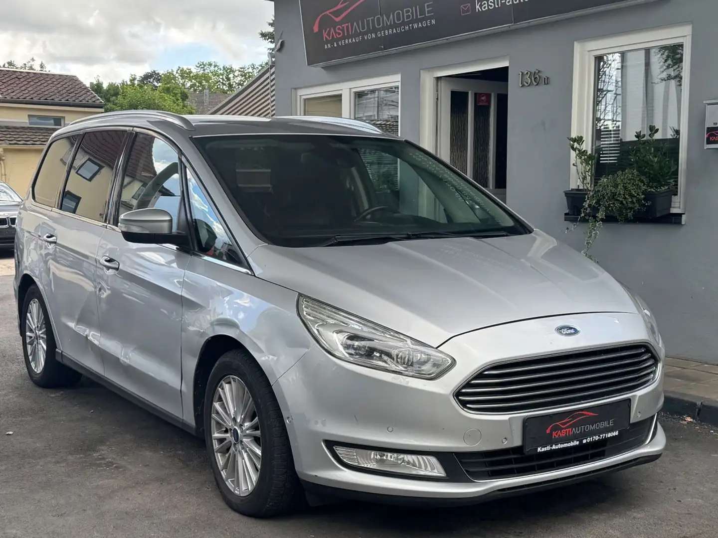 Ford Galaxy Titanium 7 Sitzer Automatik Argent - 1