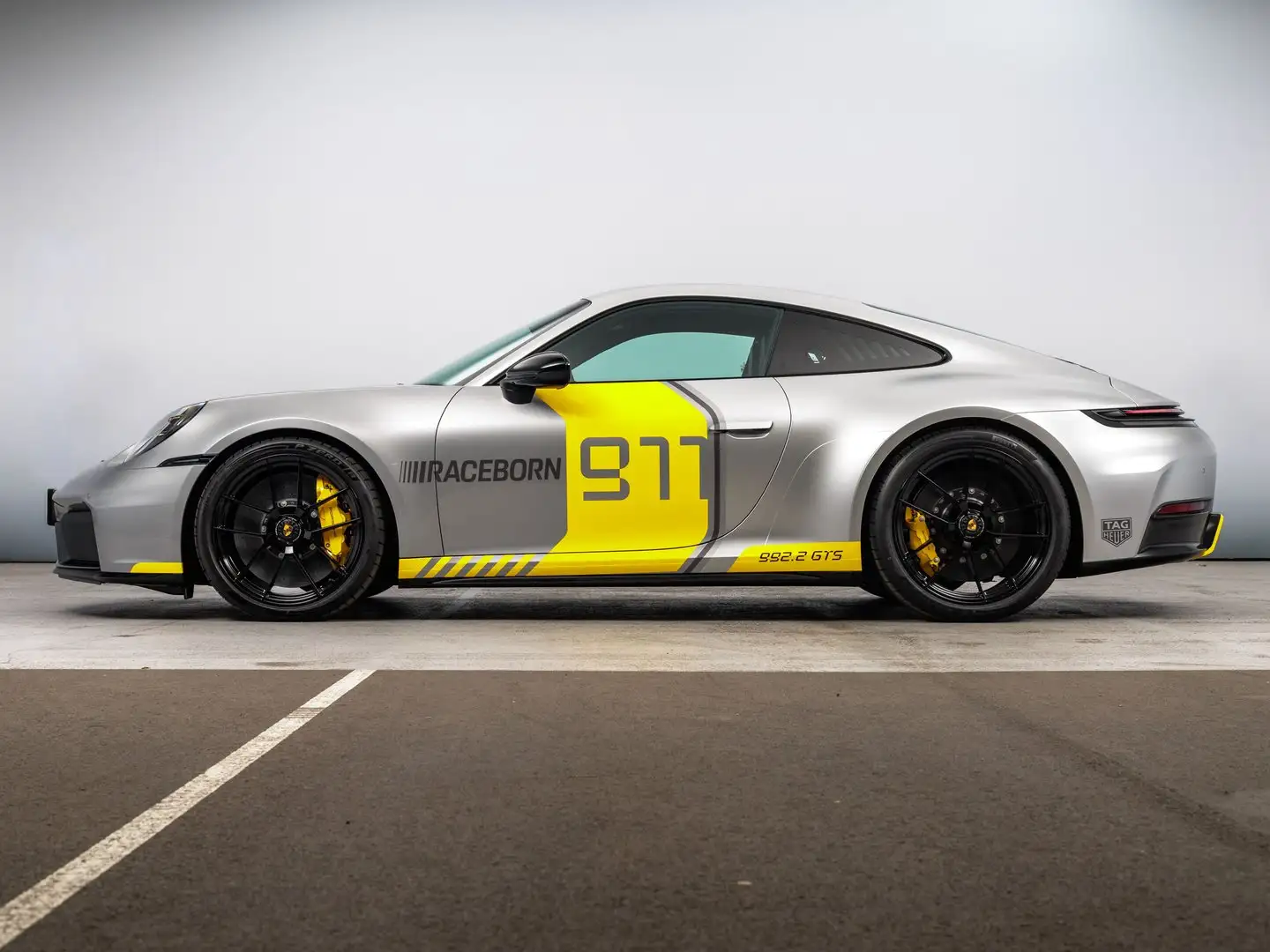 Porsche 911 Carrera GTS Grau - 2