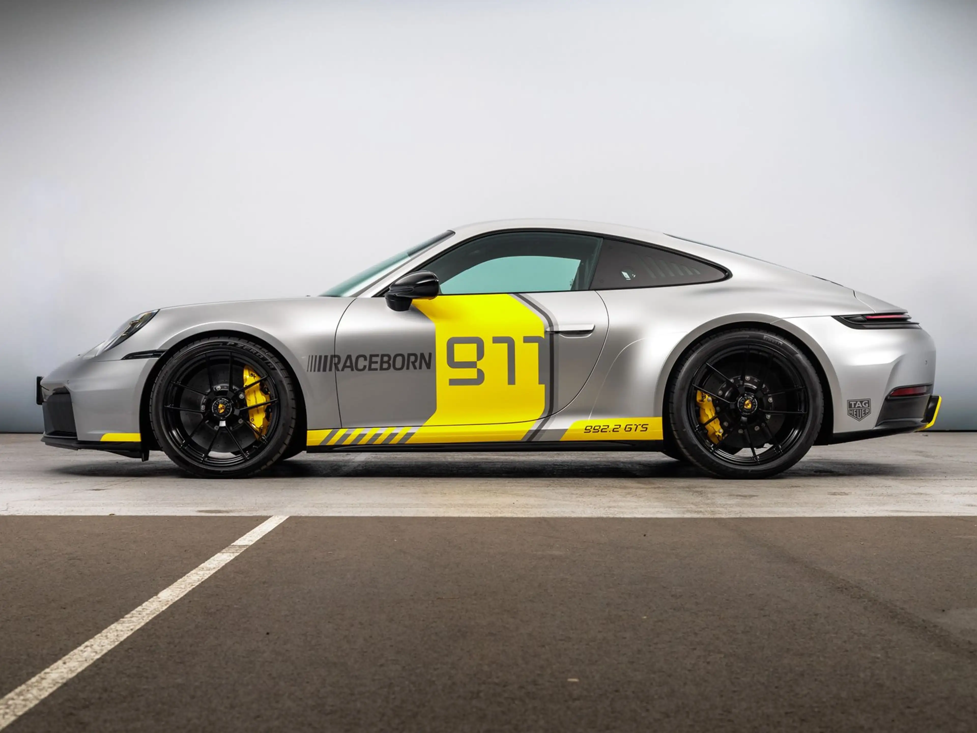 Porsche 911 Carrera GTS — photo 2