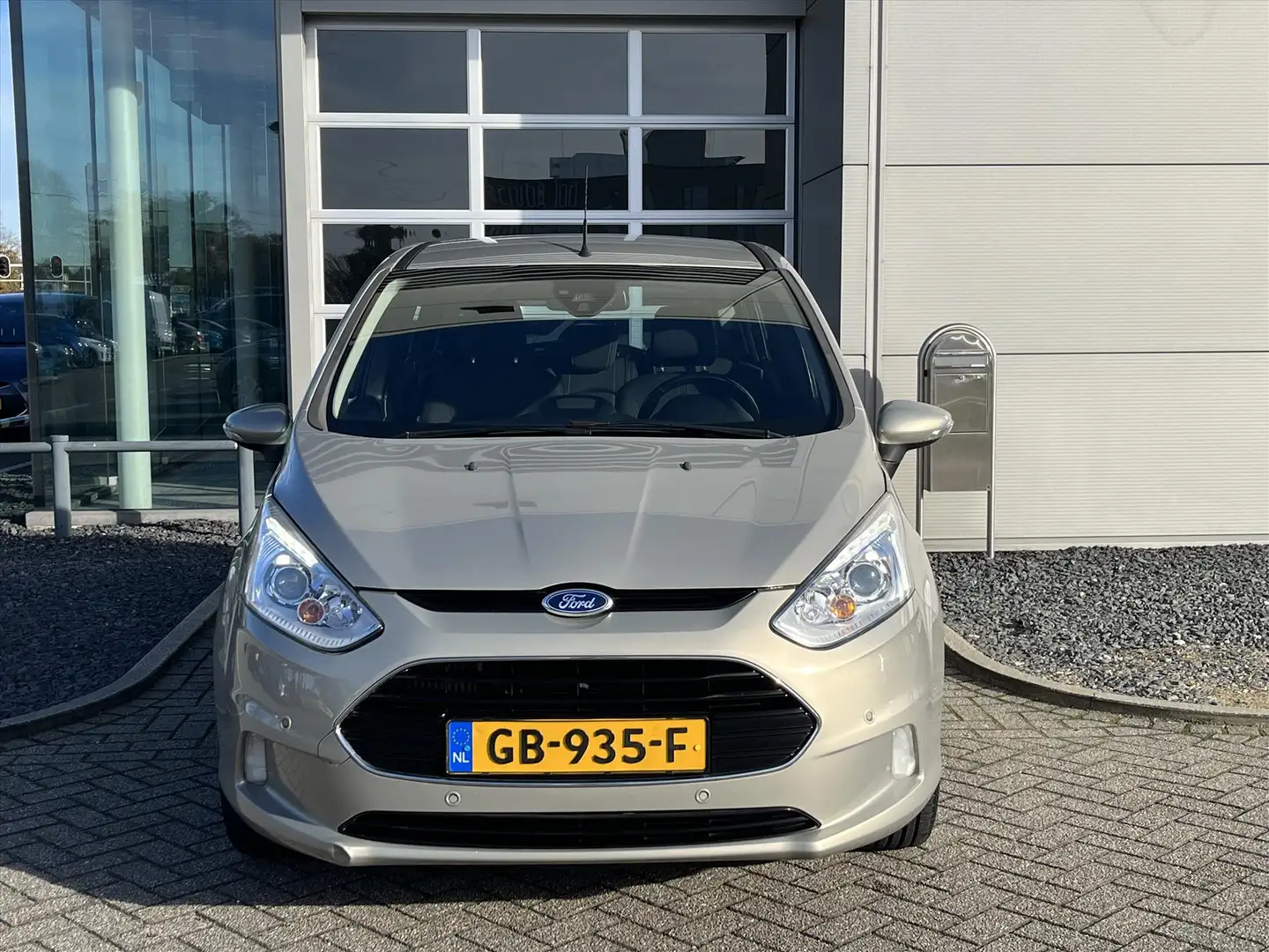 Ford B-Max 1.0 EcoBoost 100PK Titanium | Navigatie | Parkeer Grijs - 2