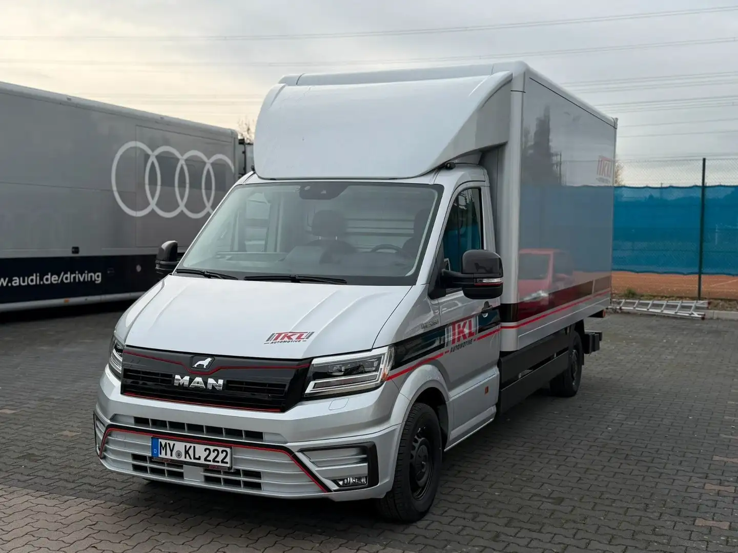 MAN TGE 3.160 Individual LION S ISO Koffer DSG ACC Silber - 1