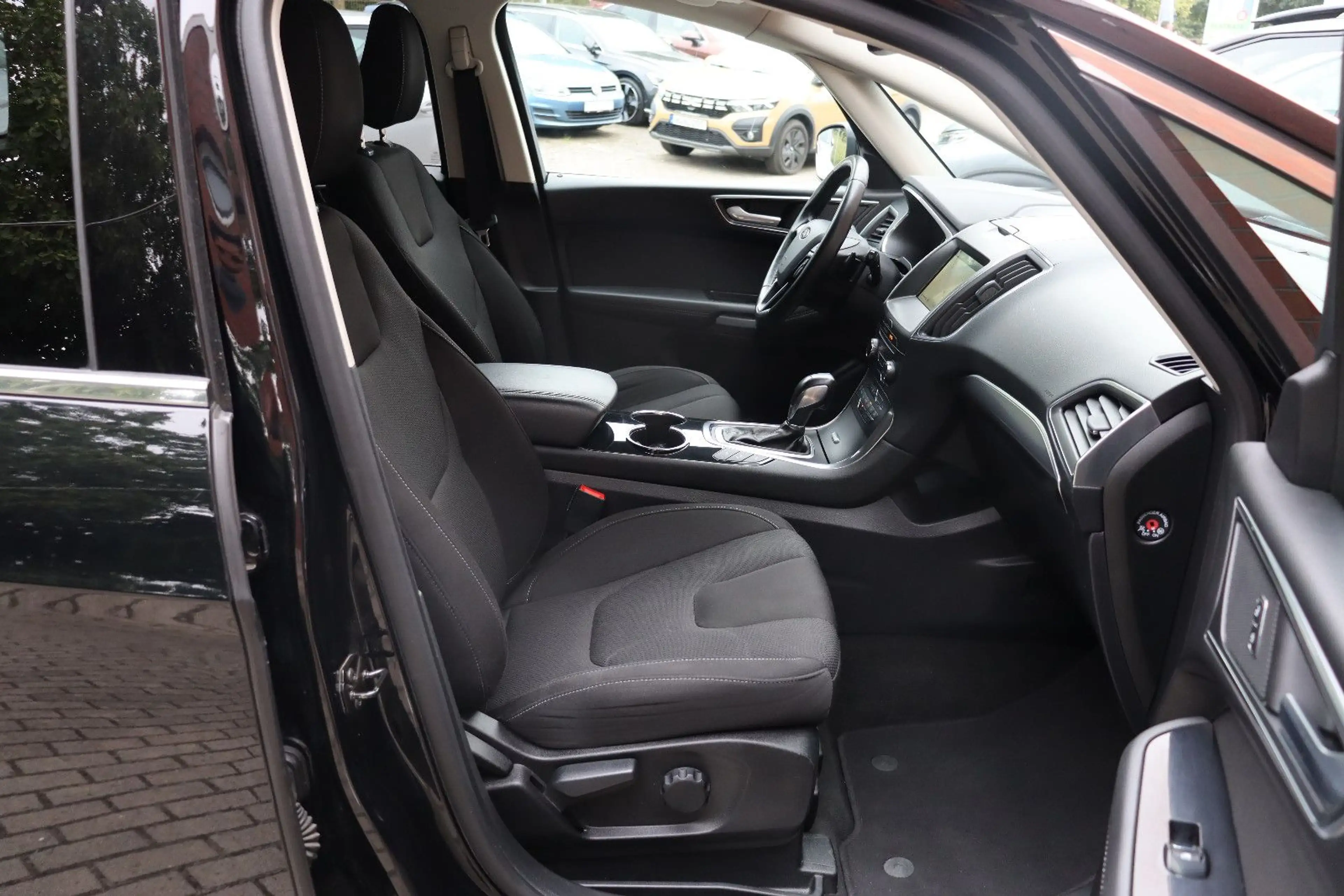 Ford S-Max 2.0 TDCi Titanium Aut. LED Navi 7-Sitzer — photo 10