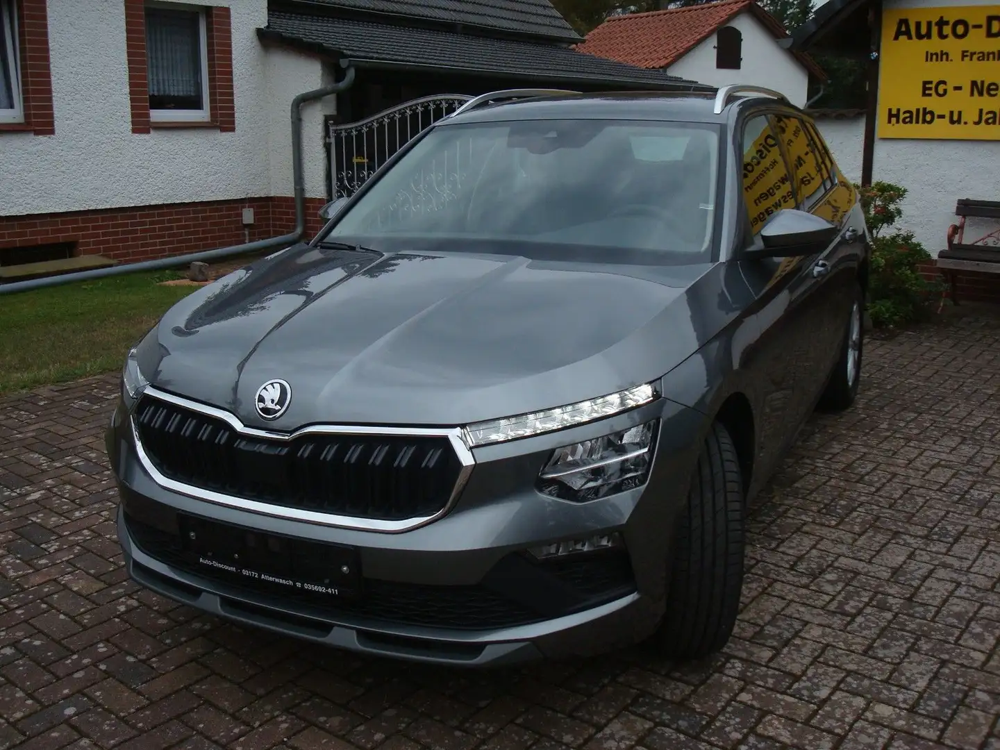 Skoda Kamiq 1.5 TSI Selection mit DSG Neues Modell Grau - 1