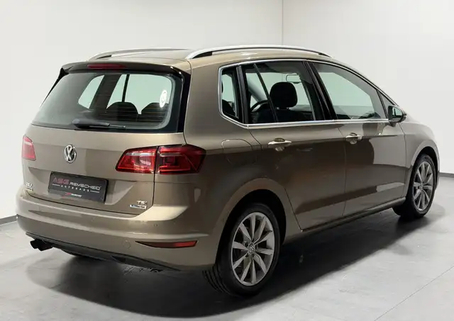 Volkswagen Golf Sportsvan view 3