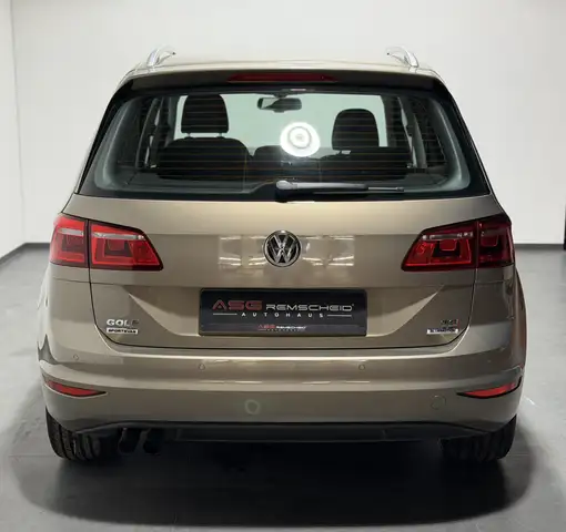 Volkswagen Golf Sportsvan view 4