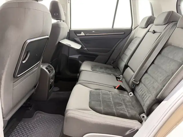 Volkswagen Golf Sportsvan view 9