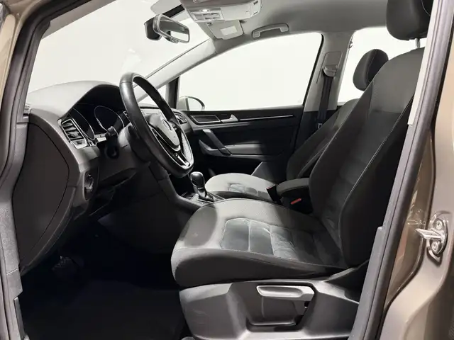 Volkswagen Golf Sportsvan view 7