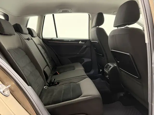 Volkswagen Golf Sportsvan view 13