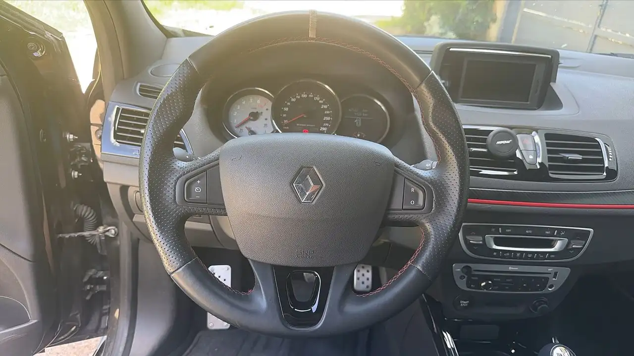 Renault Megane Coupé — photo 22