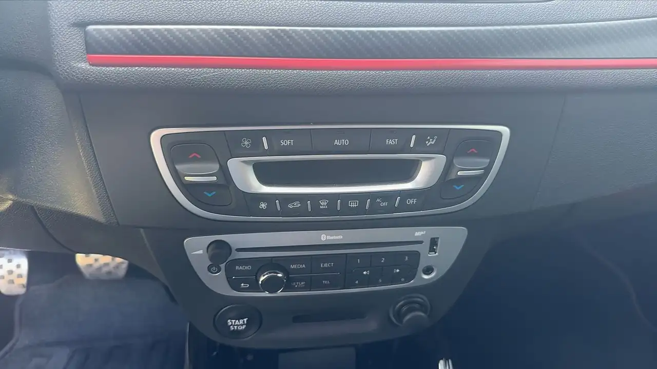 Renault Megane Coupé — photo 13