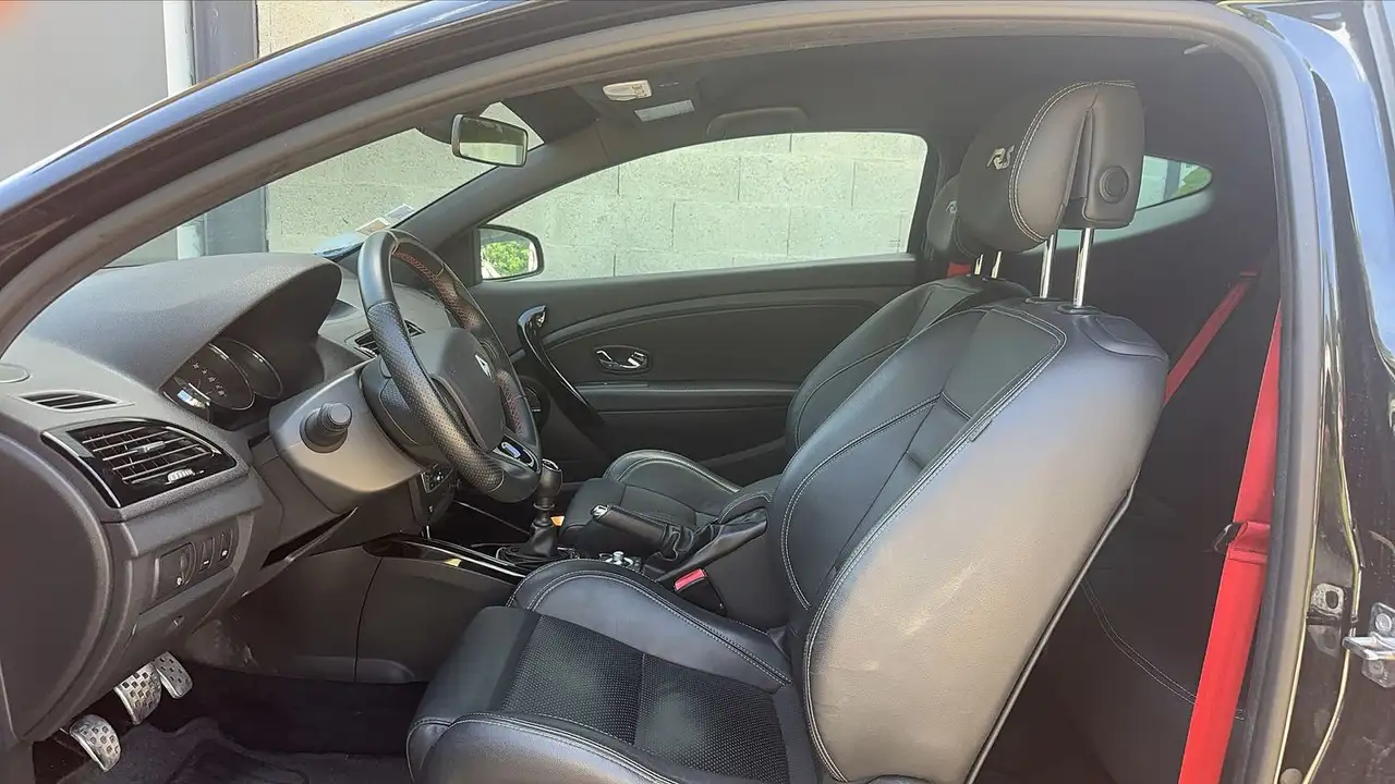 Renault Megane Coupé — photo 25